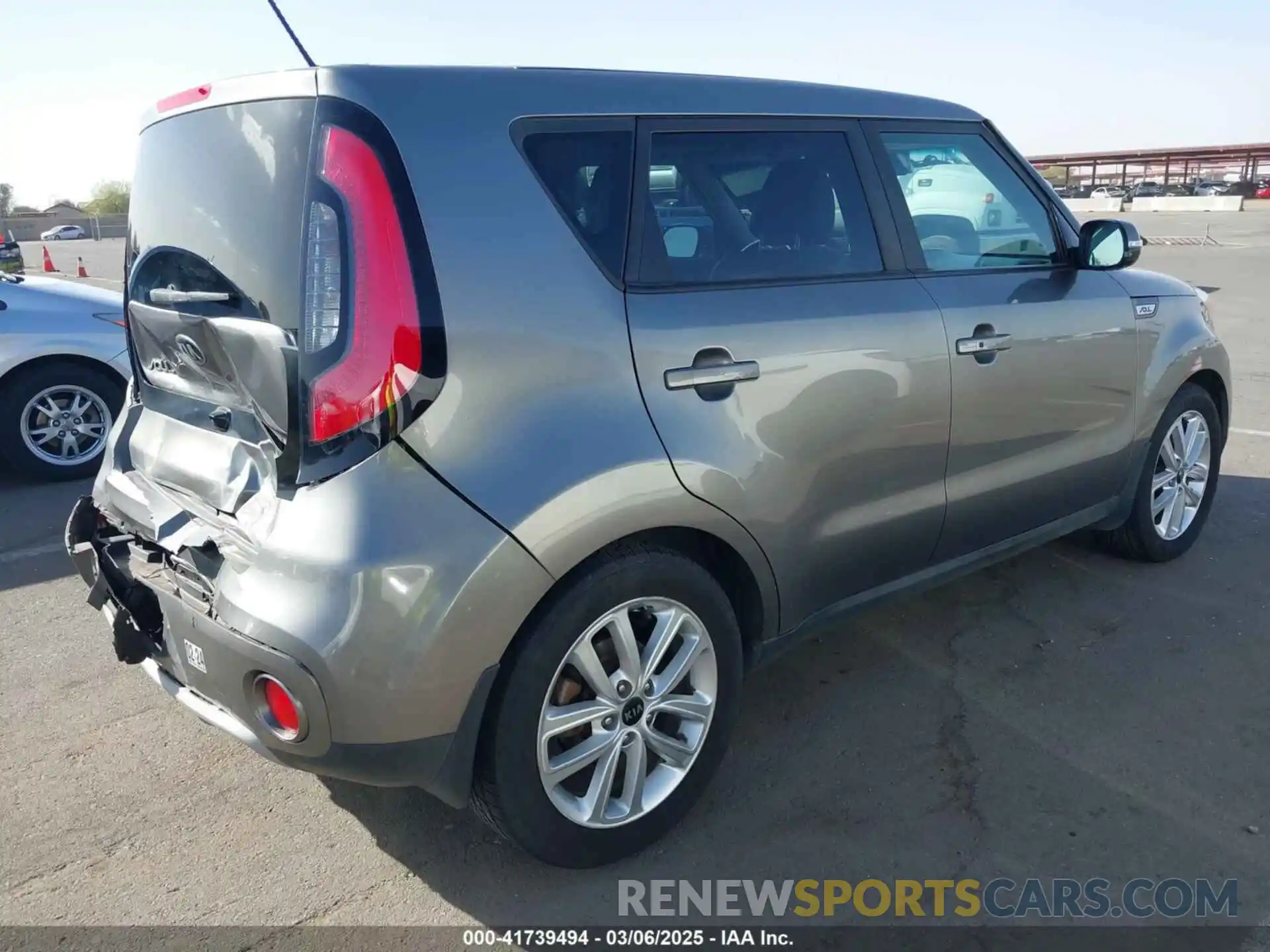 4 Photograph of a damaged car KNDJP3A53K7658384 KIA SOUL 2019