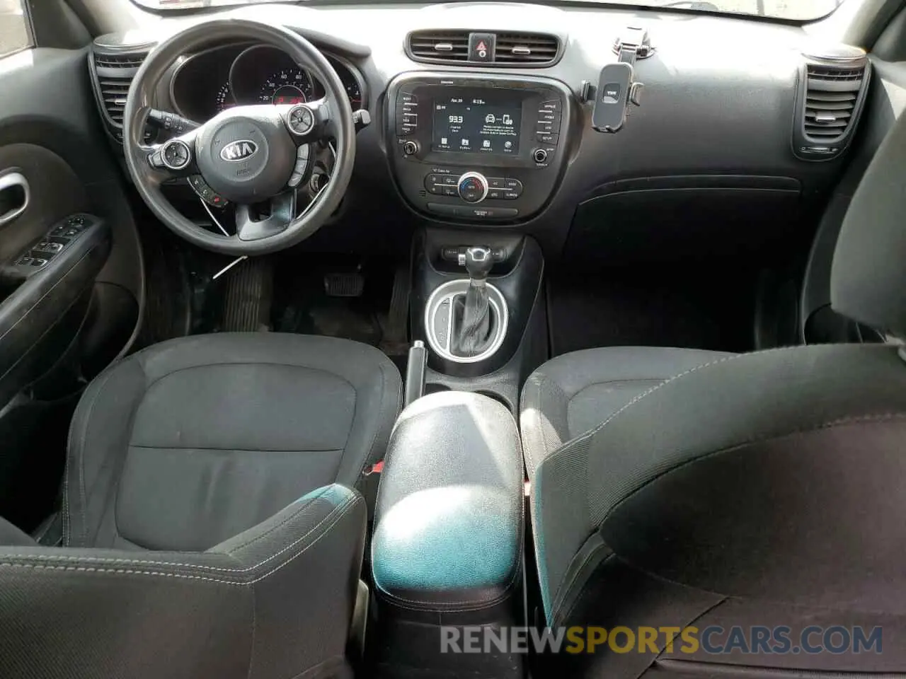 8 Photograph of a damaged car KNDJP3A53K7668719 KIA SOUL 2019
