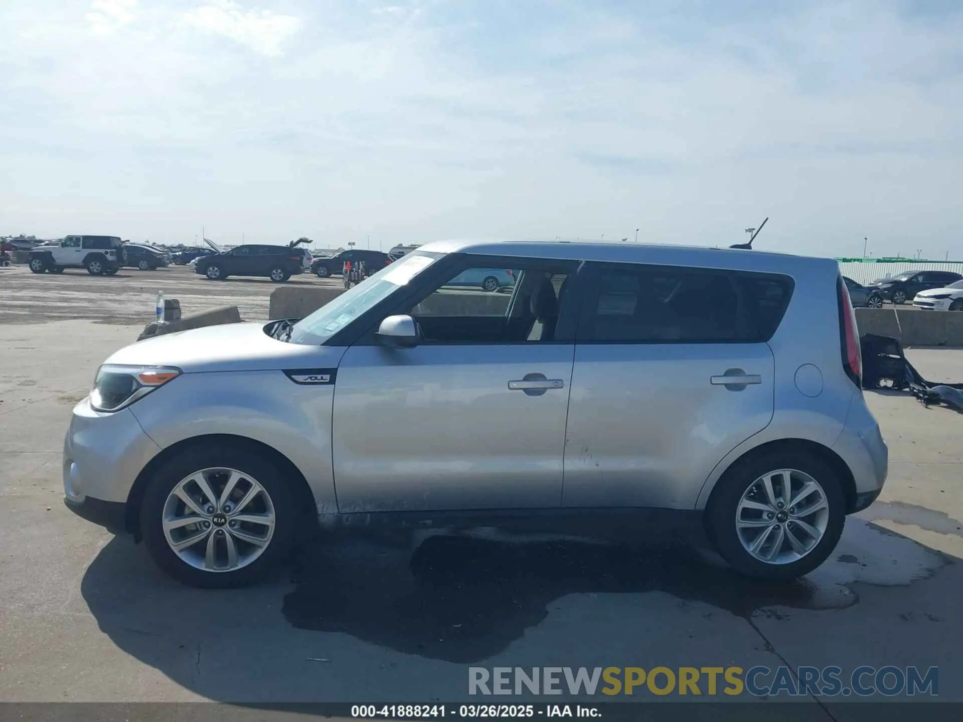 15 Photograph of a damaged car KNDJP3A53K7697718 KIA SOUL 2019