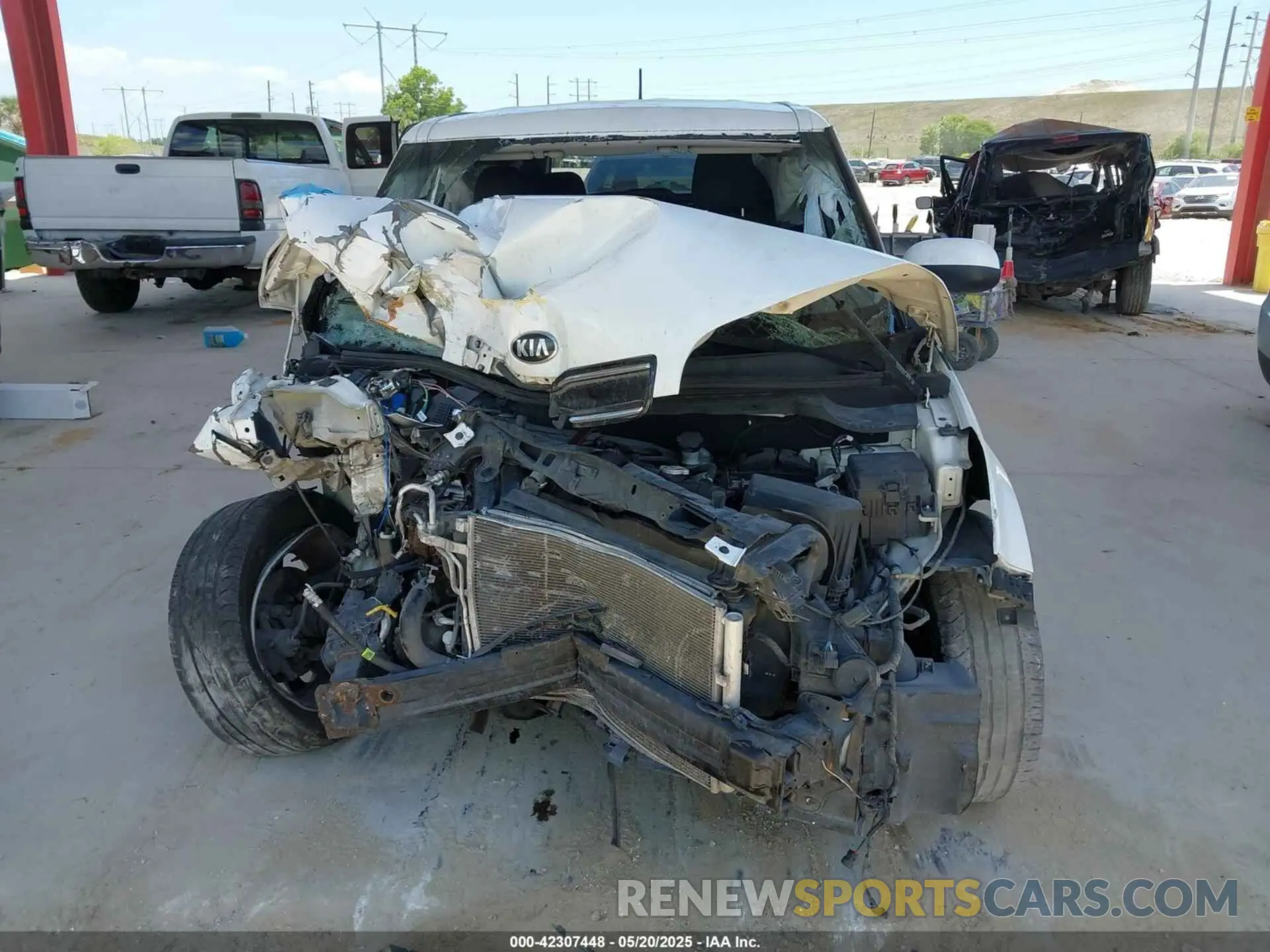12 Photograph of a damaged car KNDJP3A54K7671564 KIA SOUL 2019