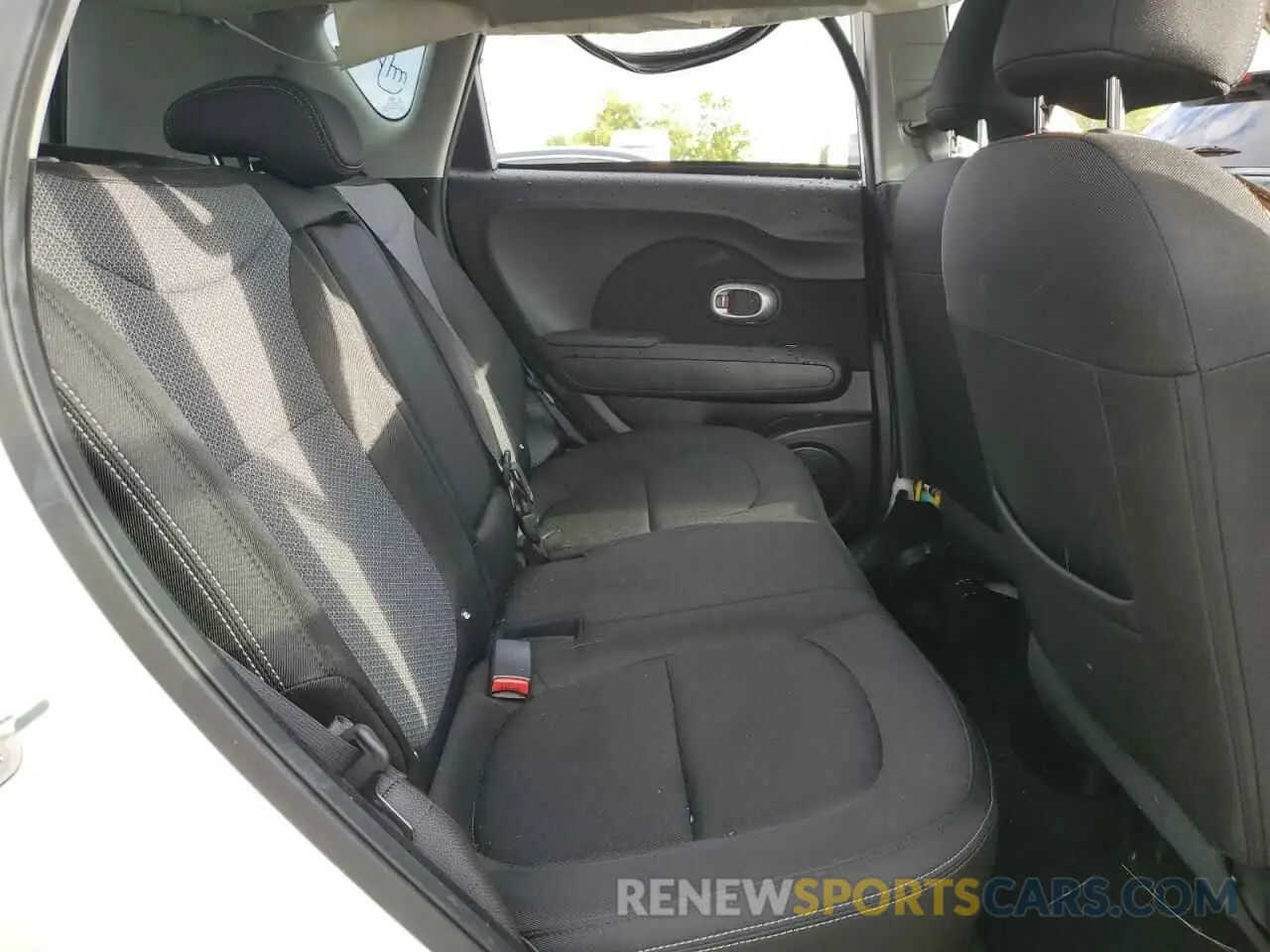 10 Photograph of a damaged car KNDJP3A54K7678031 KIA SOUL 2019