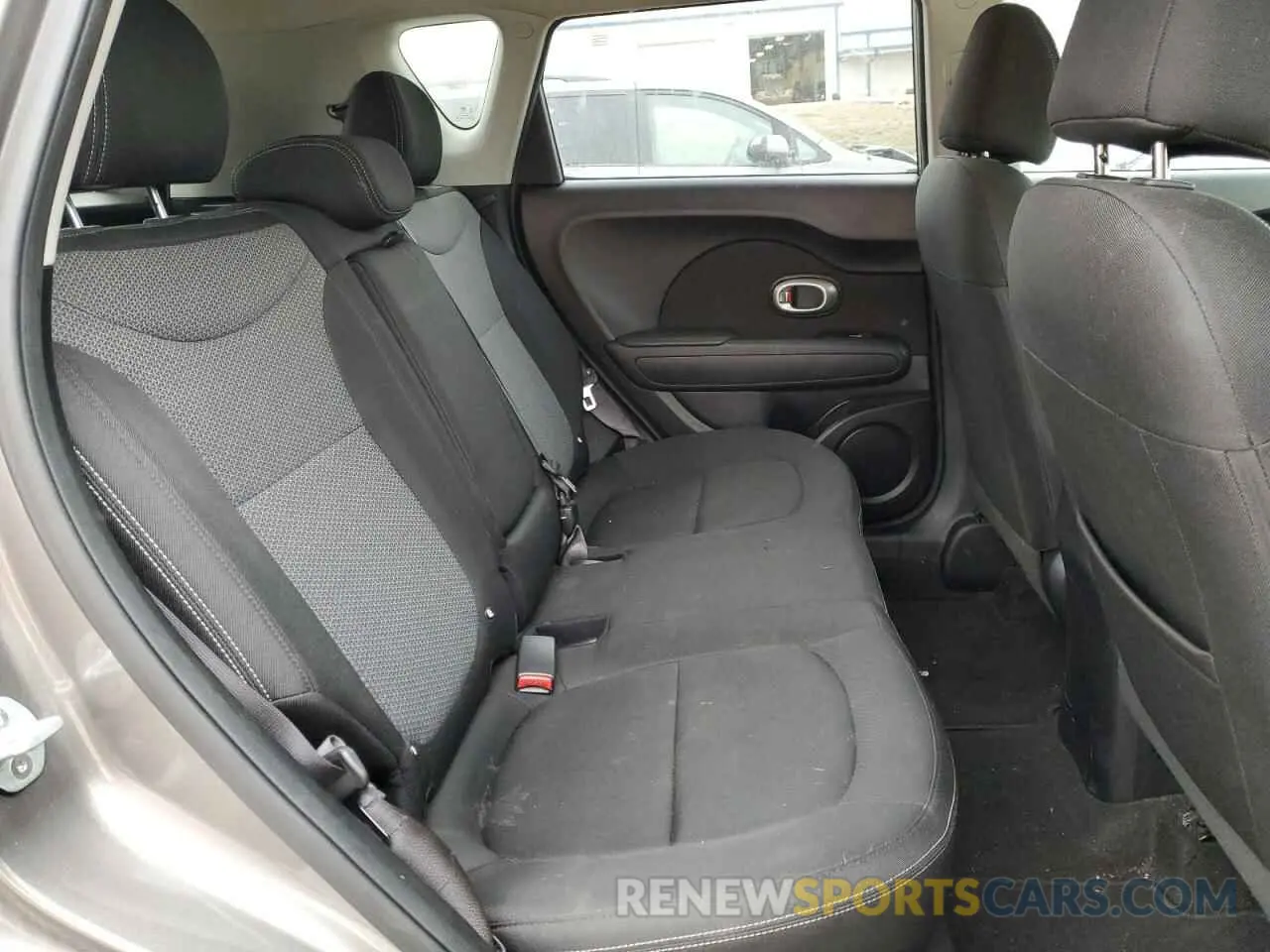 10 Photograph of a damaged car KNDJP3A54K7698604 KIA SOUL 2019