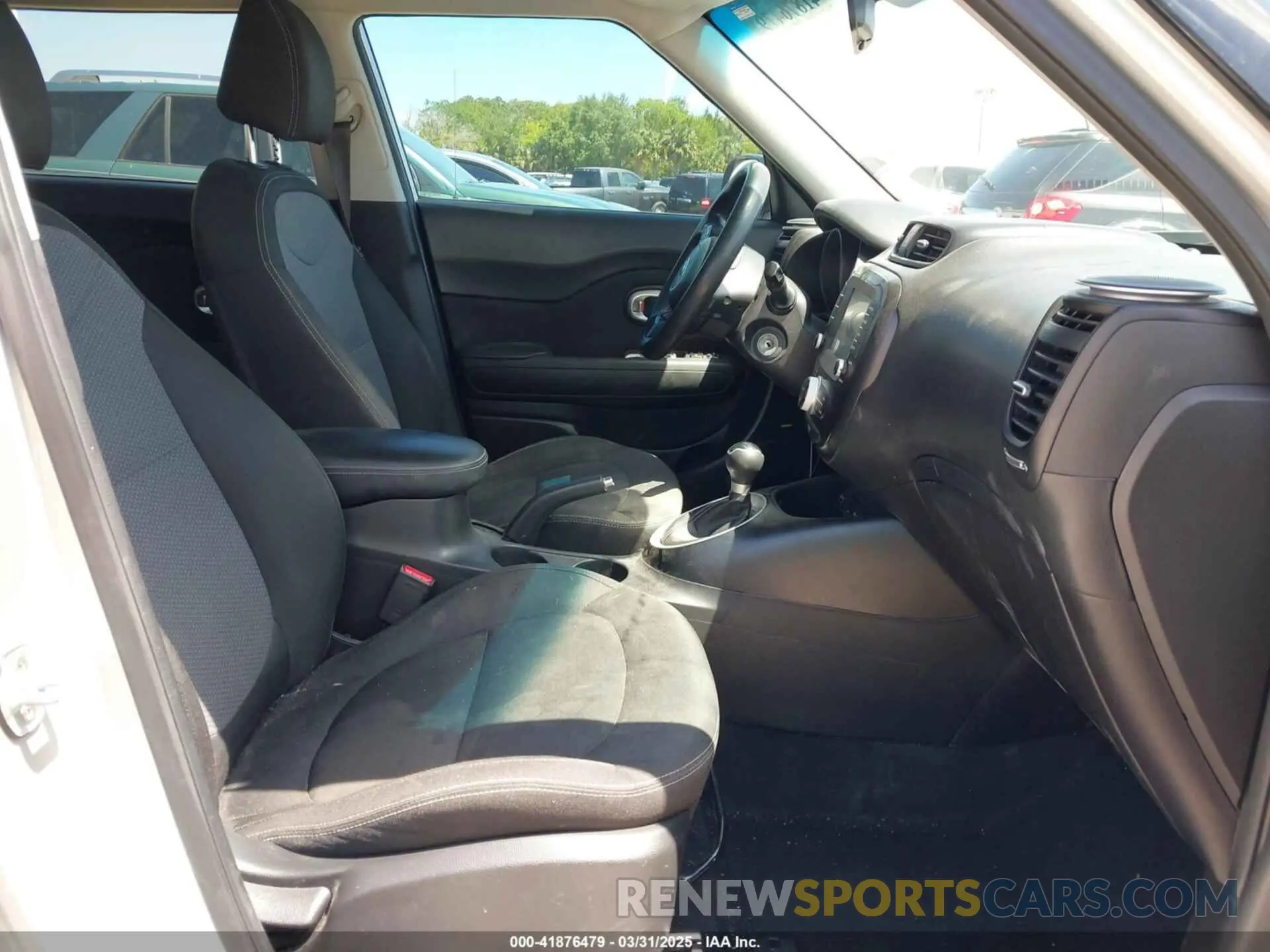 5 Photograph of a damaged car KNDJP3A54K7698876 KIA SOUL 2019