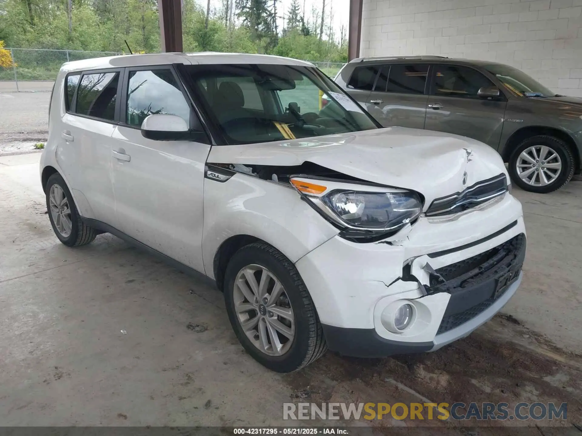 1 Photograph of a damaged car KNDJP3A55K7008018 KIA SOUL 2019