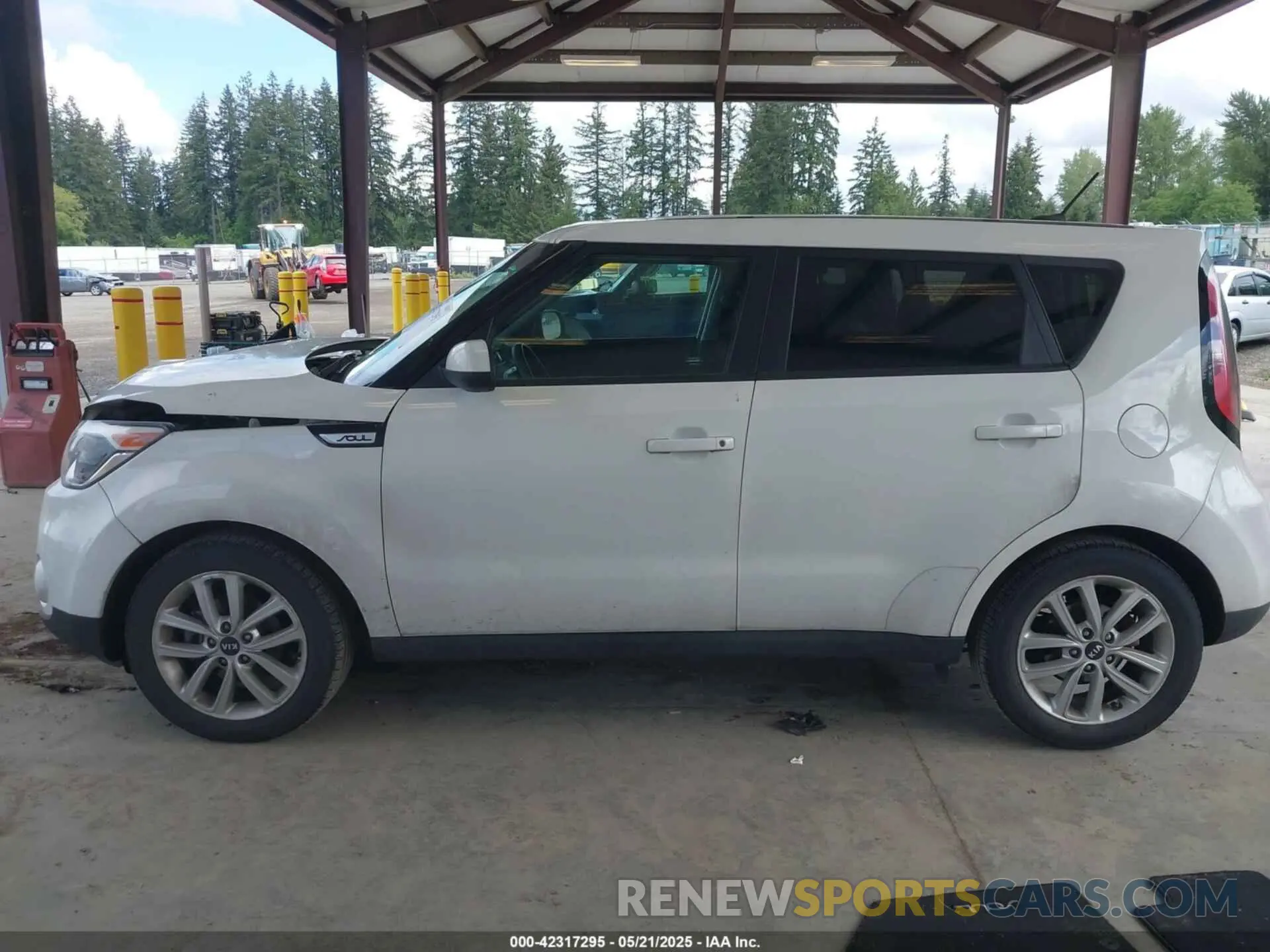 14 Photograph of a damaged car KNDJP3A55K7008018 KIA SOUL 2019