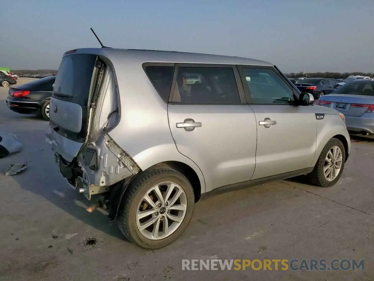 3 Photograph of a damaged car KNDJP3A55K7637181 KIA SOUL 2019