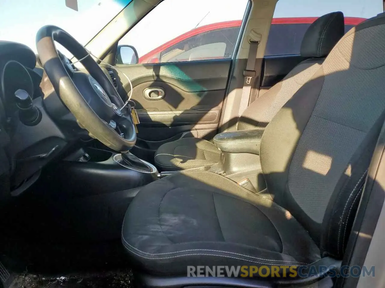 7 Photograph of a damaged car KNDJP3A55K7637181 KIA SOUL 2019