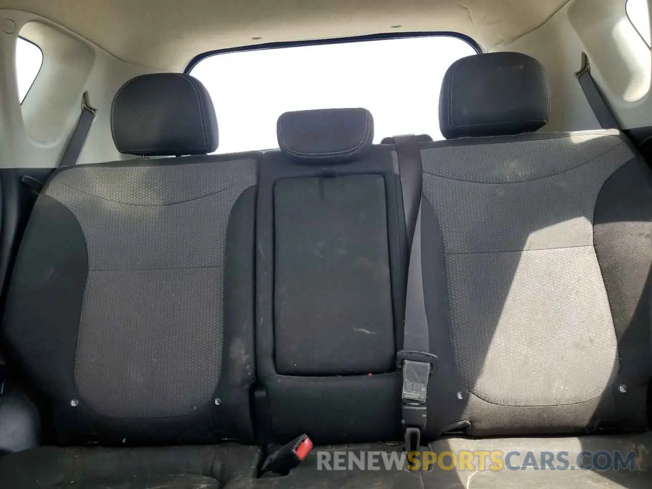 10 Photograph of a damaged car KNDJP3A55K7690687 KIA SOUL 2019