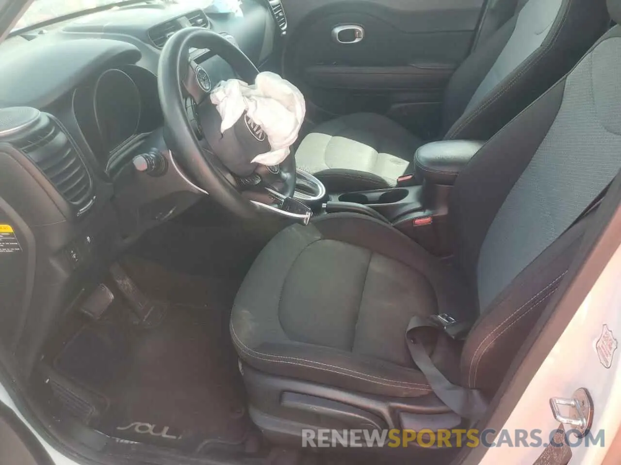 7 Photograph of a damaged car KNDJP3A55K7915772 KIA SOUL 2019