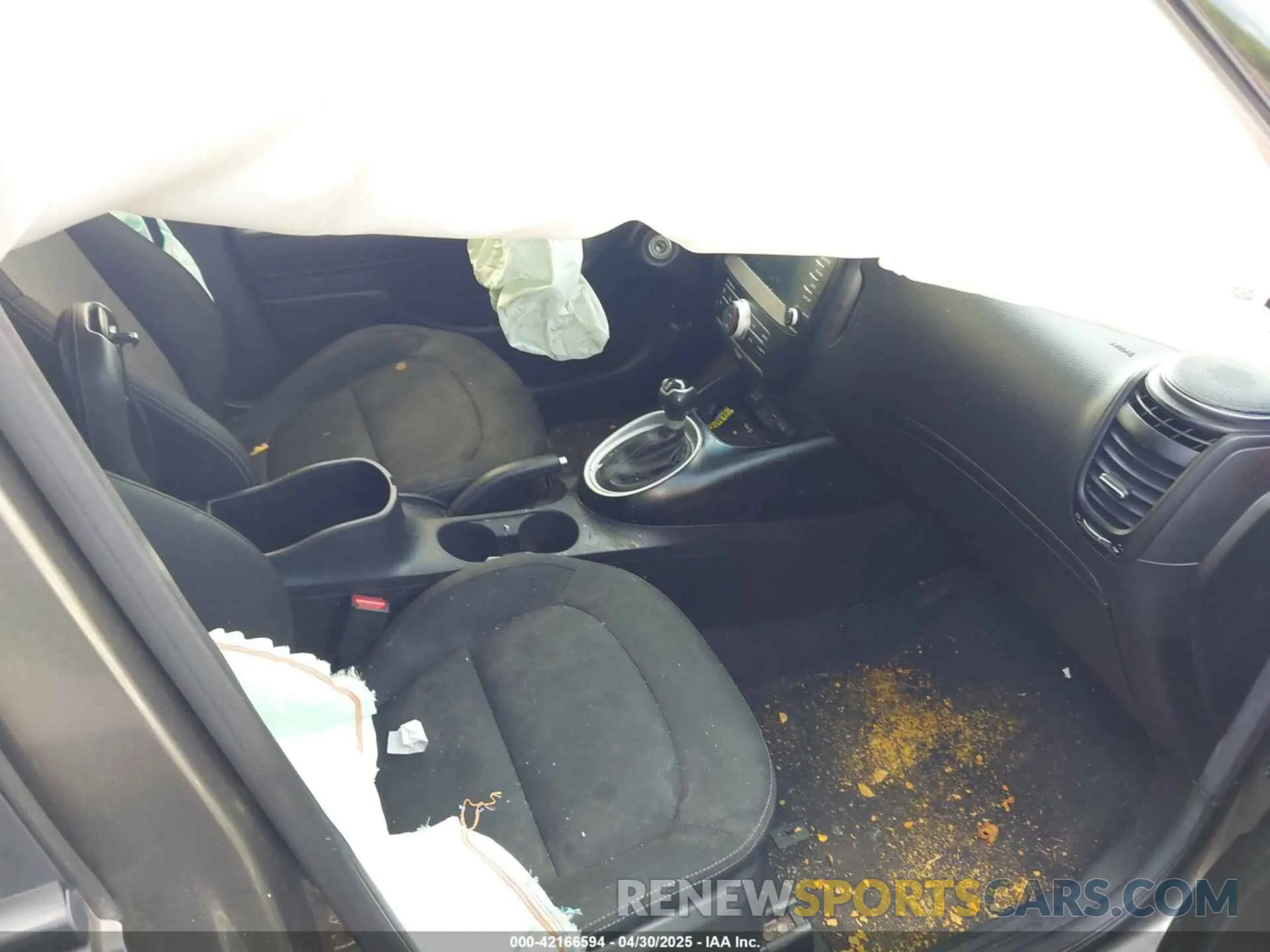 5 Photograph of a damaged car KNDJP3A56K7019870 KIA SOUL 2019