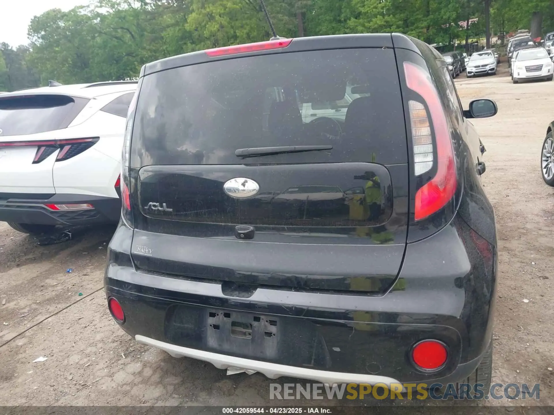 16 Photograph of a damaged car KNDJP3A56K7020842 KIA SOUL 2019