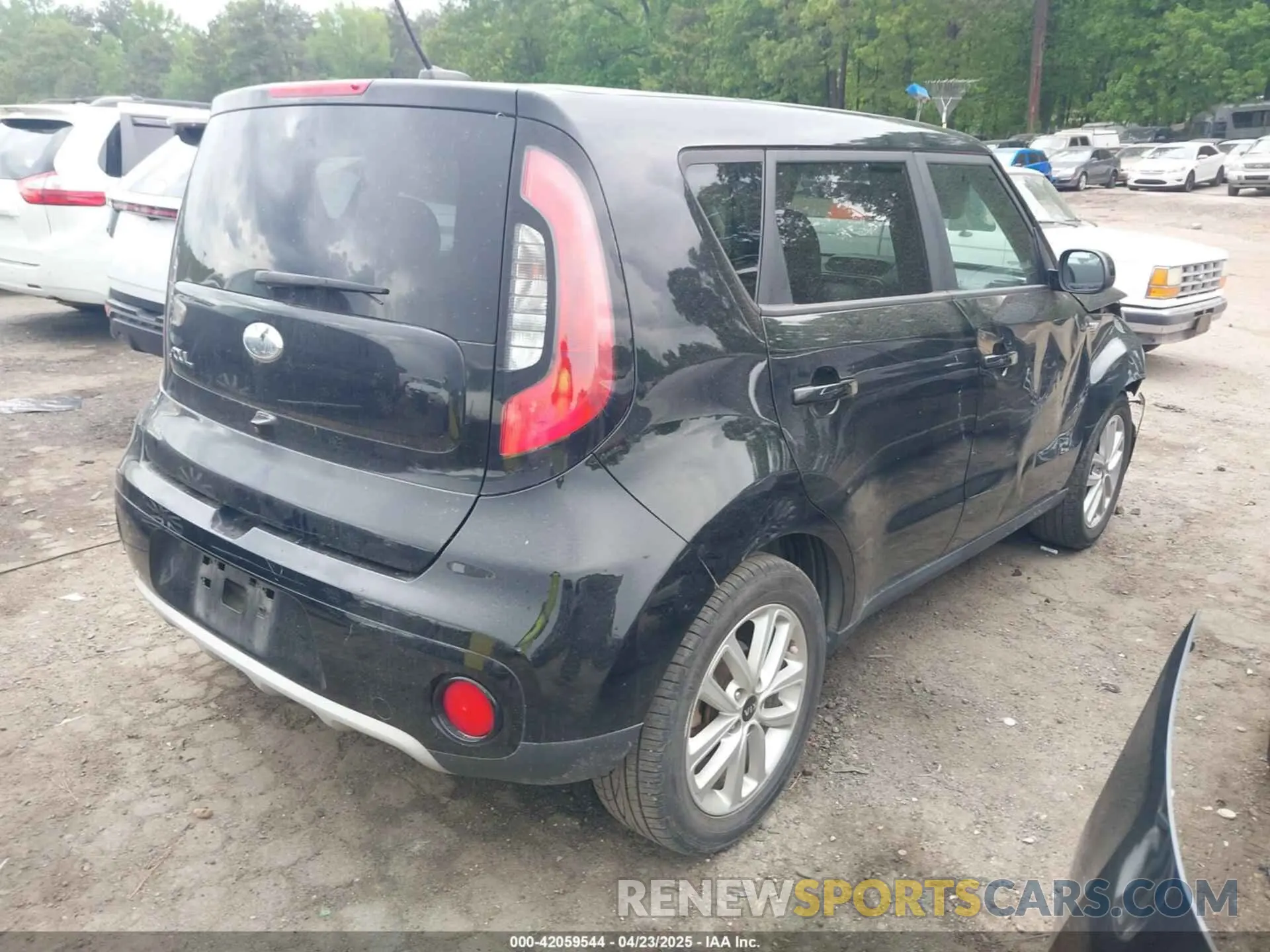 4 Photograph of a damaged car KNDJP3A56K7020842 KIA SOUL 2019