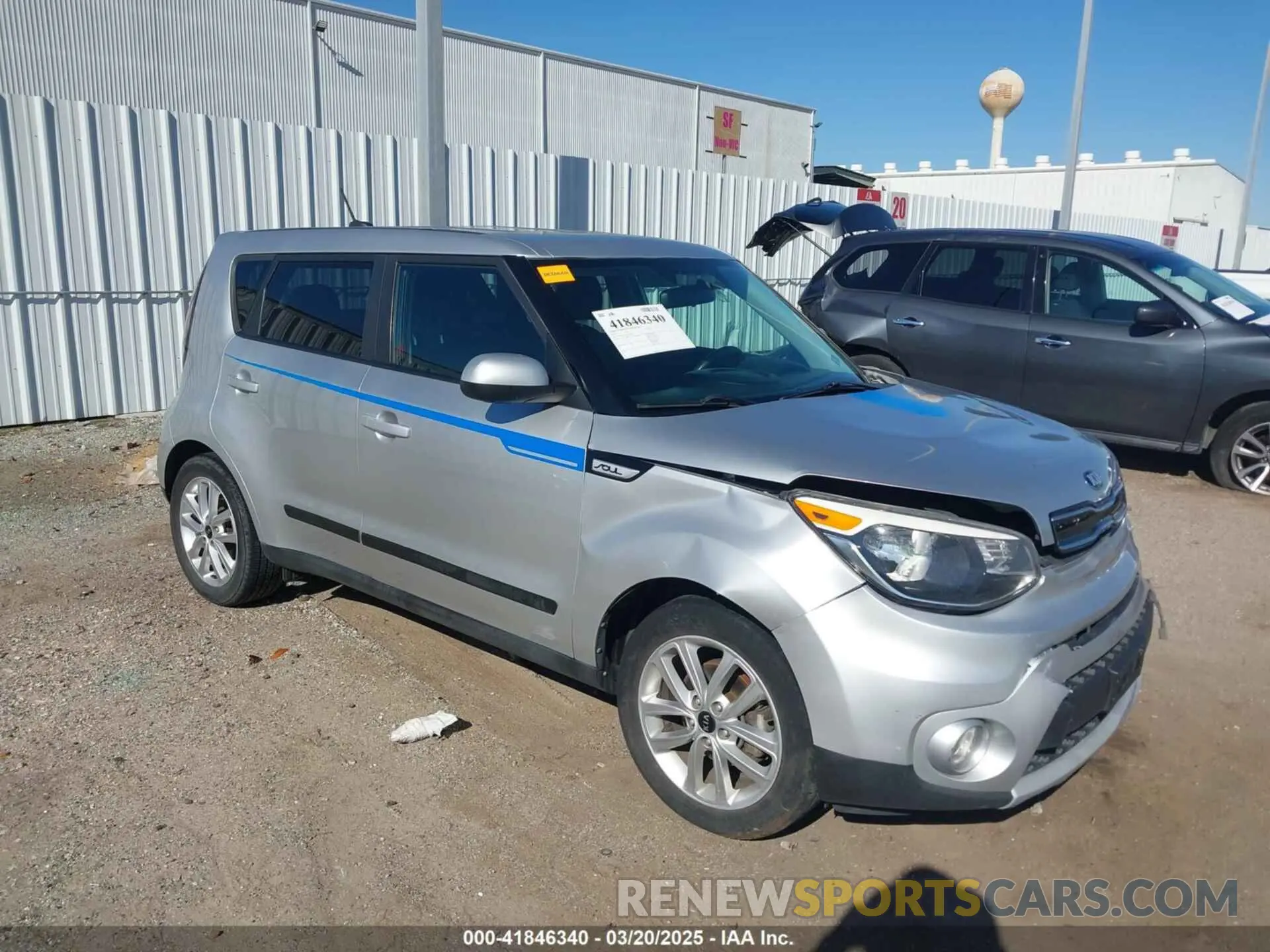 1 Photograph of a damaged car KNDJP3A56K7639781 KIA SOUL 2019