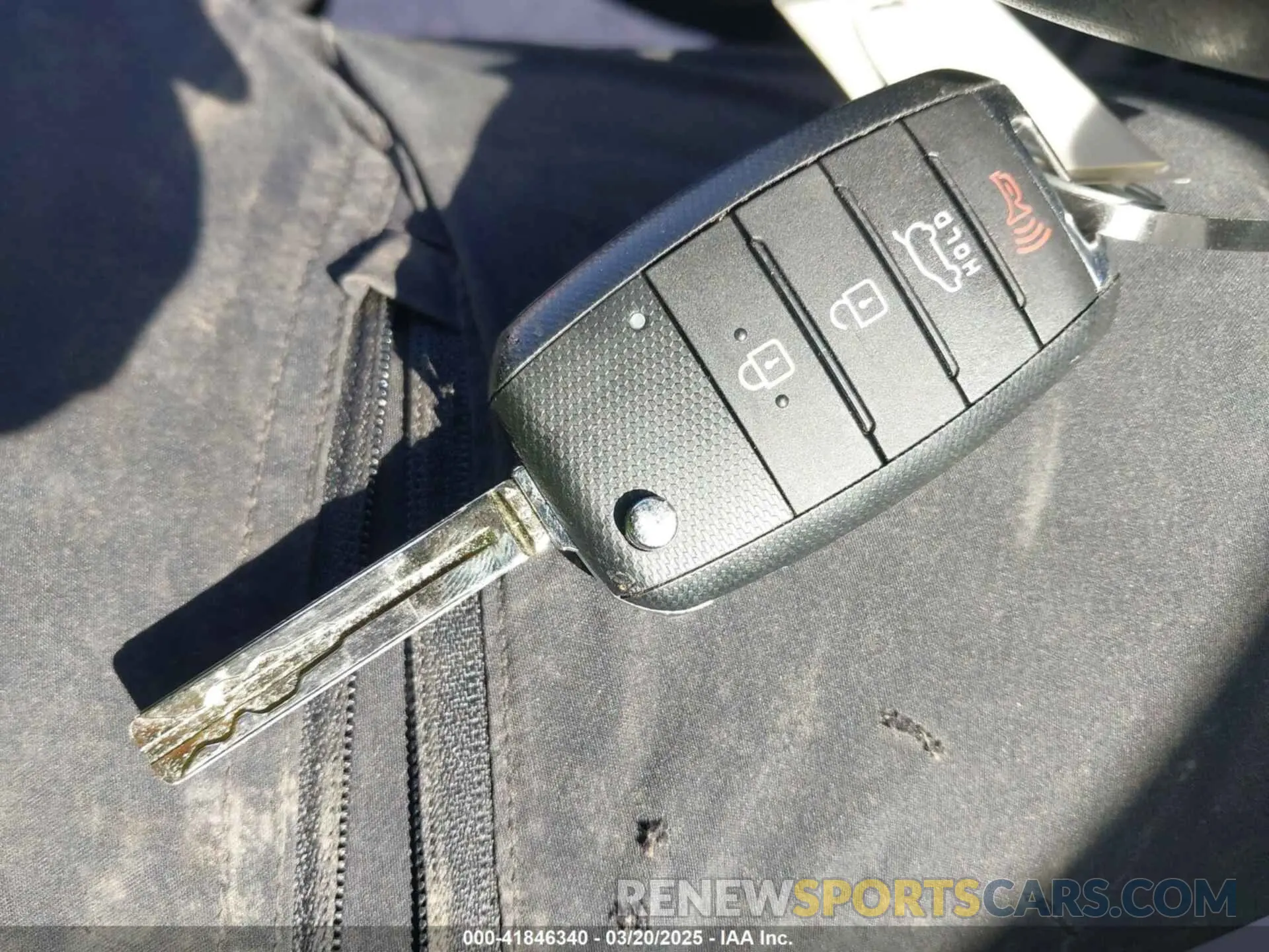 11 Photograph of a damaged car KNDJP3A56K7639781 KIA SOUL 2019