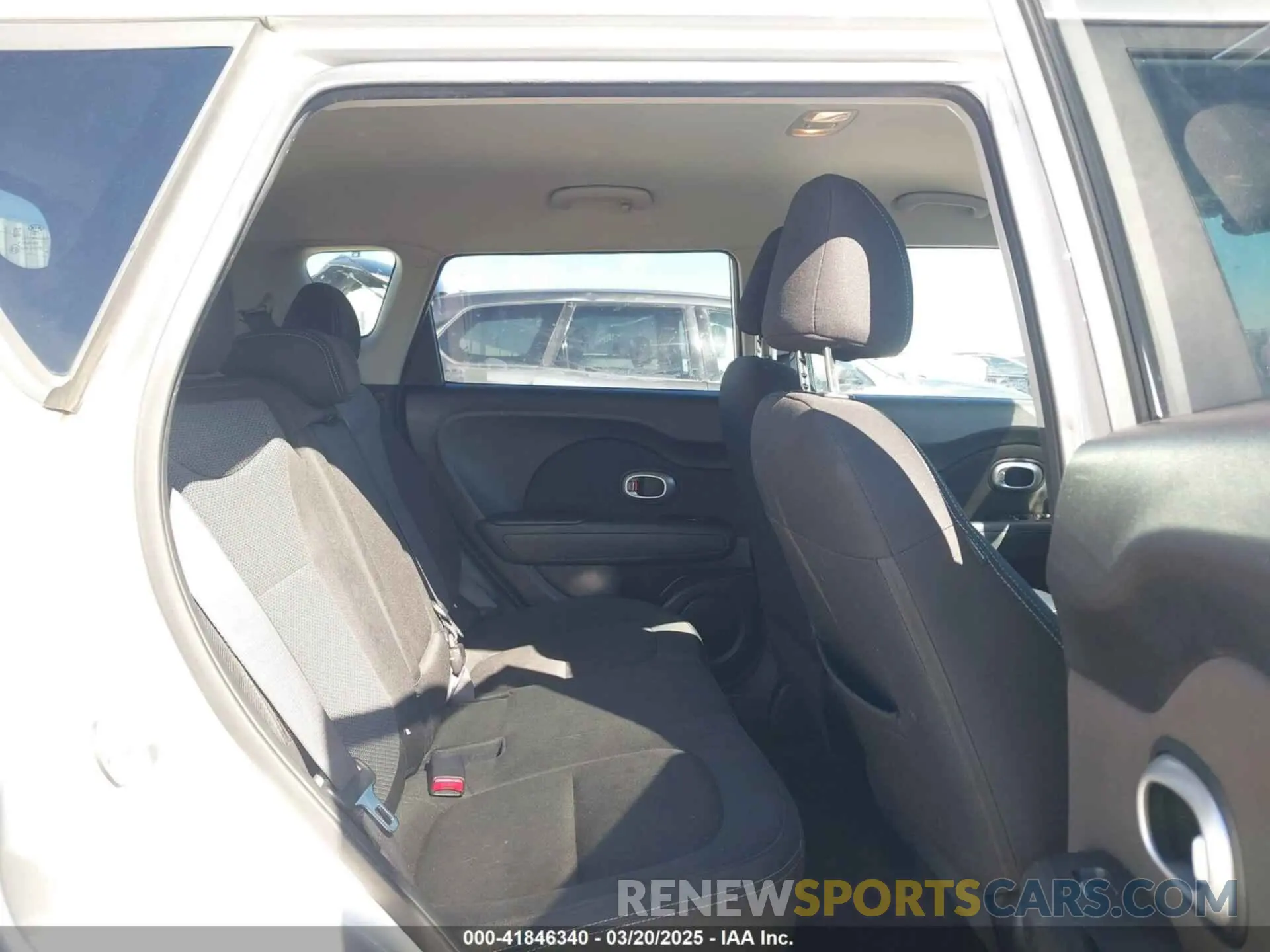 8 Photograph of a damaged car KNDJP3A56K7639781 KIA SOUL 2019