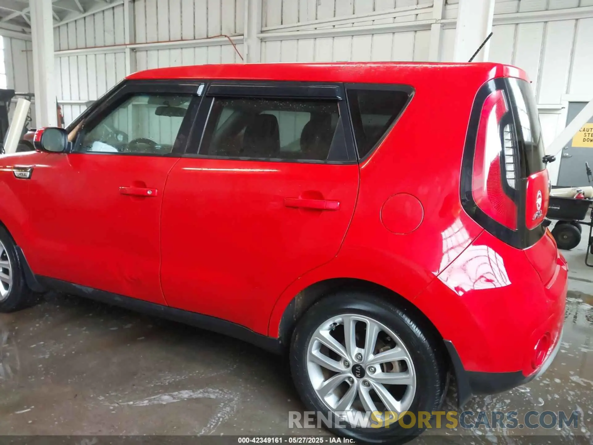14 Photograph of a damaged car KNDJP3A56K7647704 KIA SOUL 2019