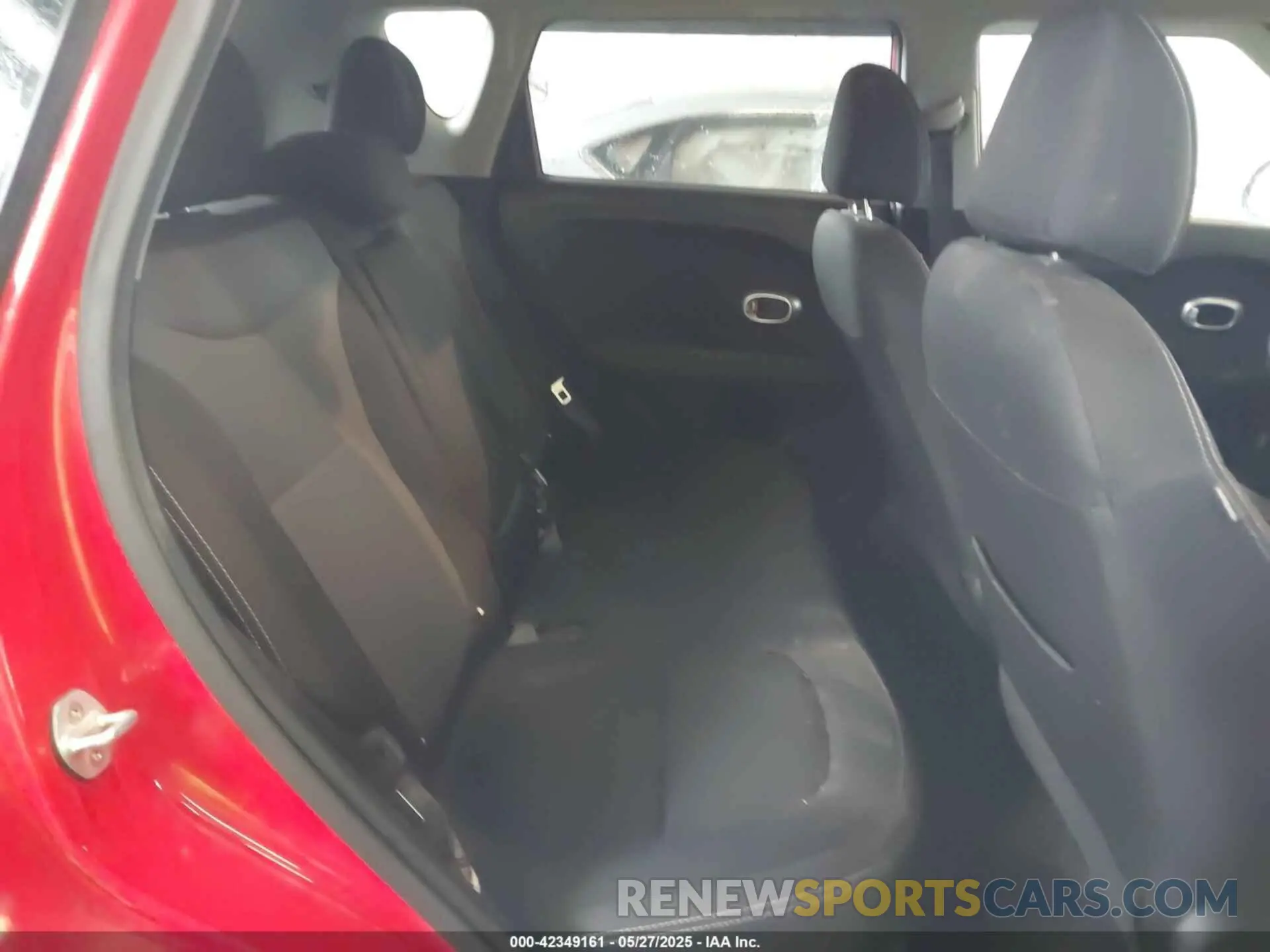 8 Photograph of a damaged car KNDJP3A56K7647704 KIA SOUL 2019