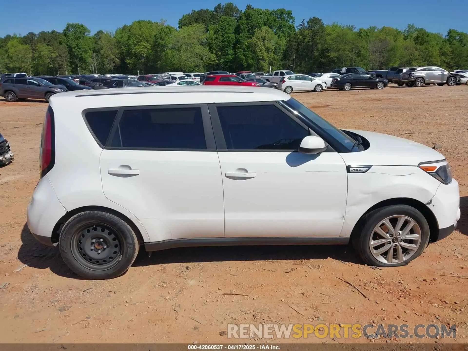 13 Photograph of a damaged car KNDJP3A56K7673994 KIA SOUL 2019