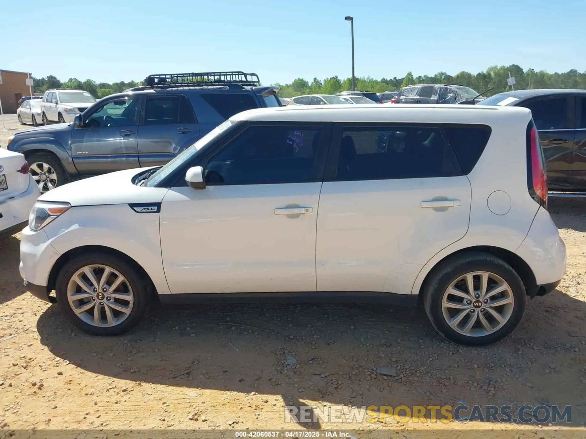 14 Photograph of a damaged car KNDJP3A56K7673994 KIA SOUL 2019