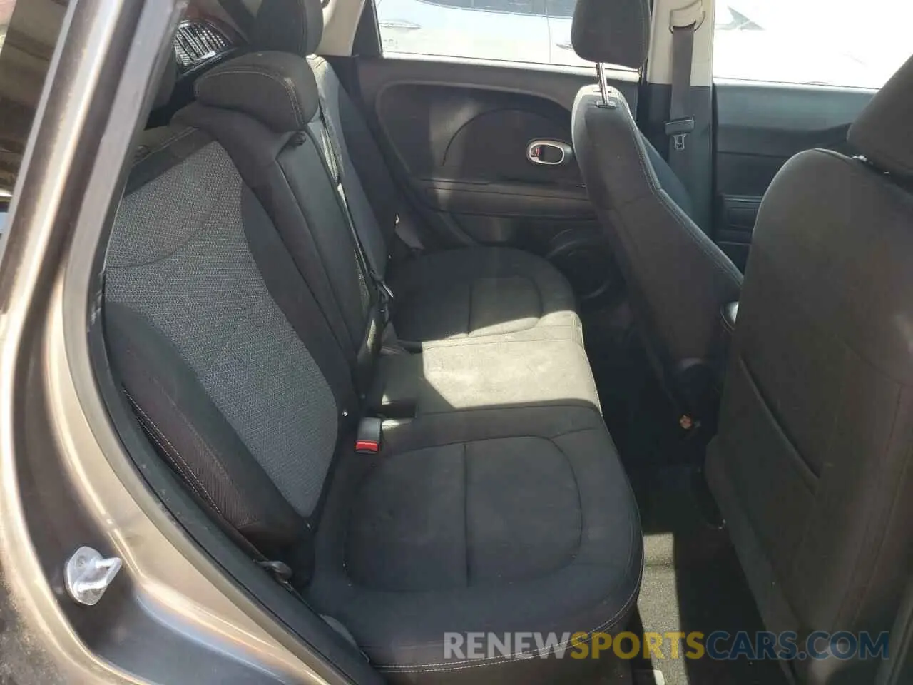 11 Photograph of a damaged car KNDJP3A56K7697938 KIA SOUL 2019