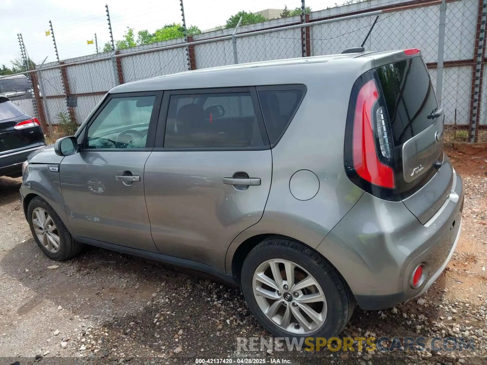 14 Photograph of a damaged car KNDJP3A56K7698202 KIA SOUL 2019