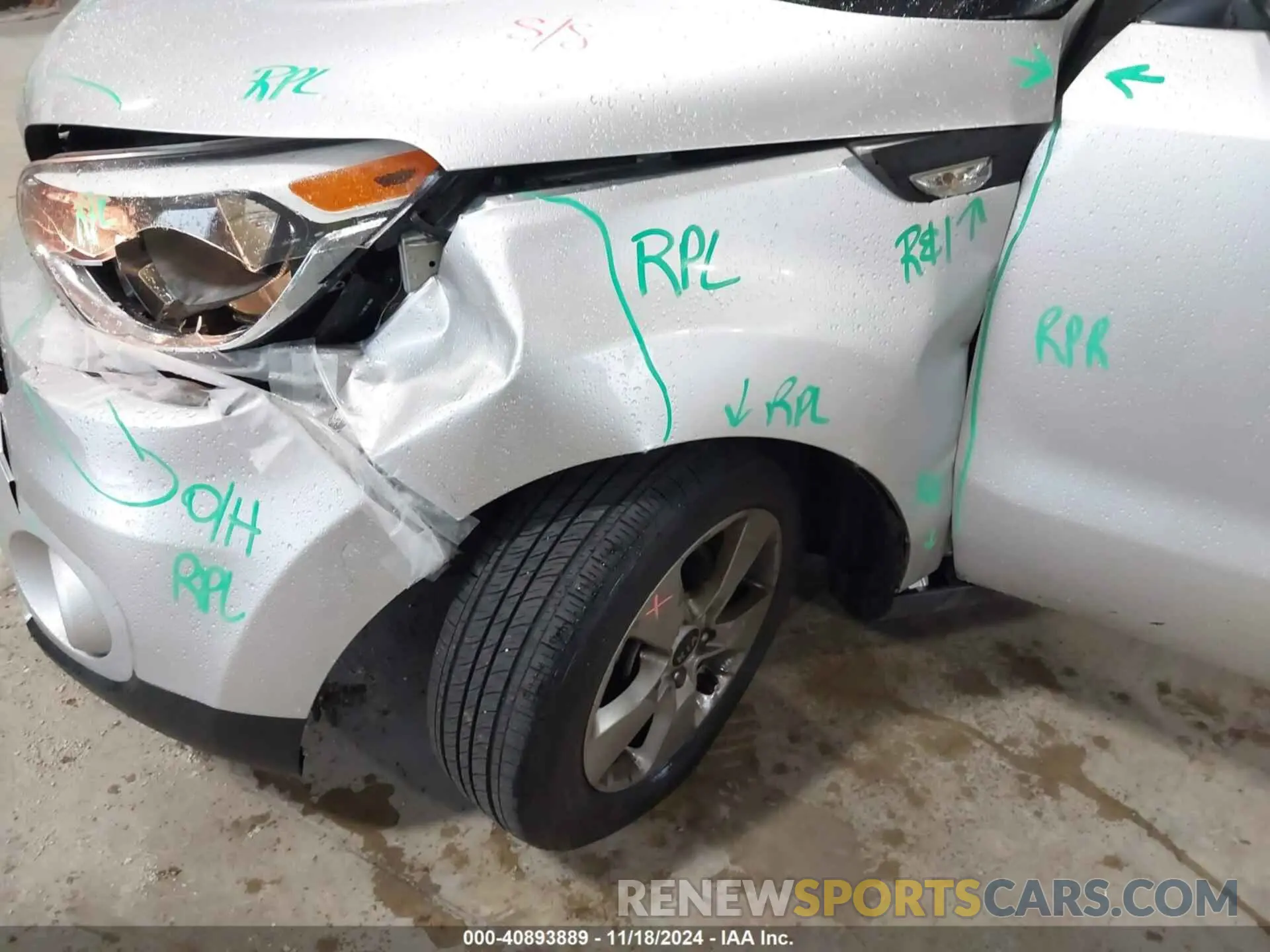 17 Photograph of a damaged car KNDJP3A56K7698796 KIA SOUL 2019