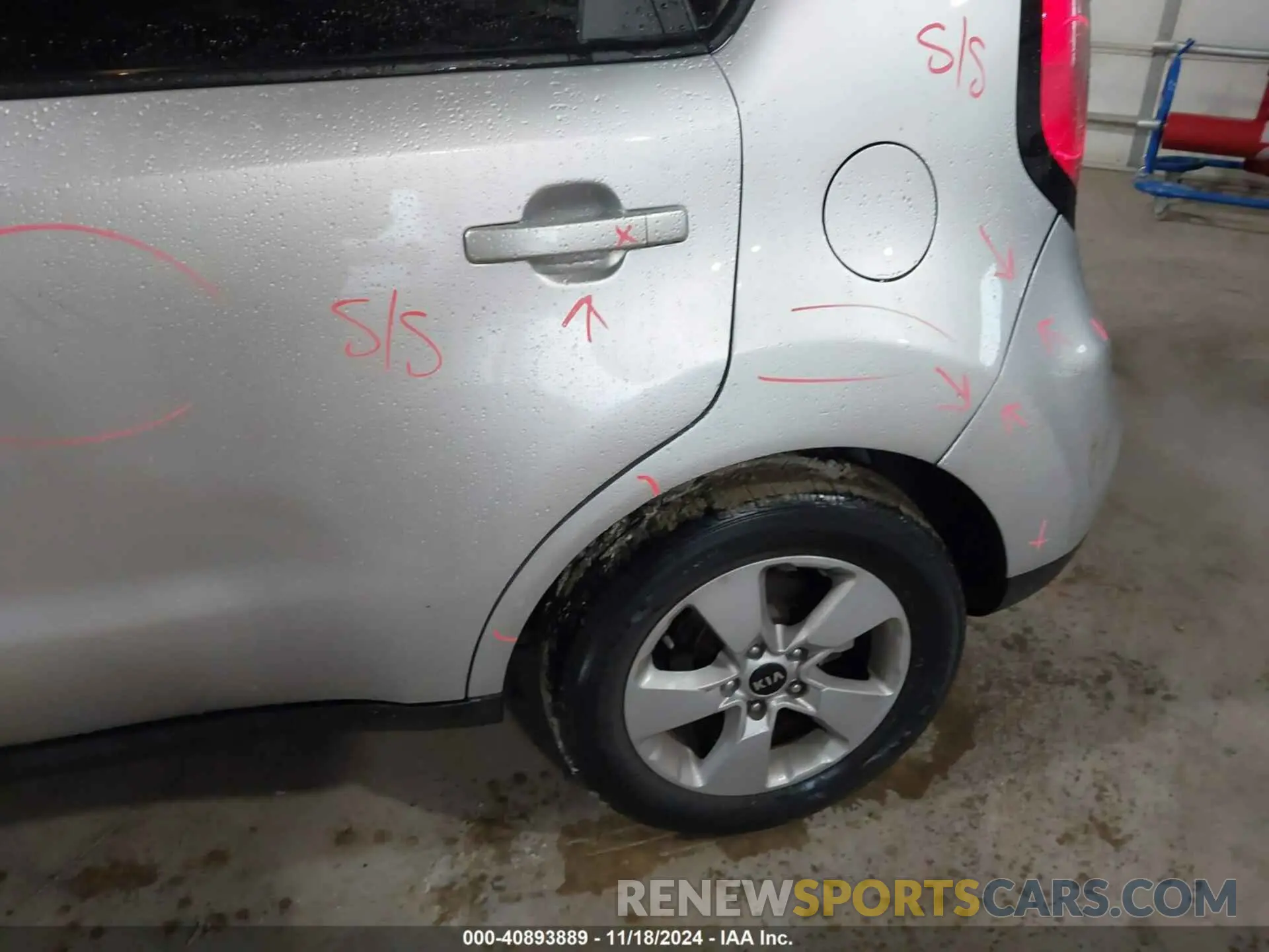 18 Photograph of a damaged car KNDJP3A56K7698796 KIA SOUL 2019