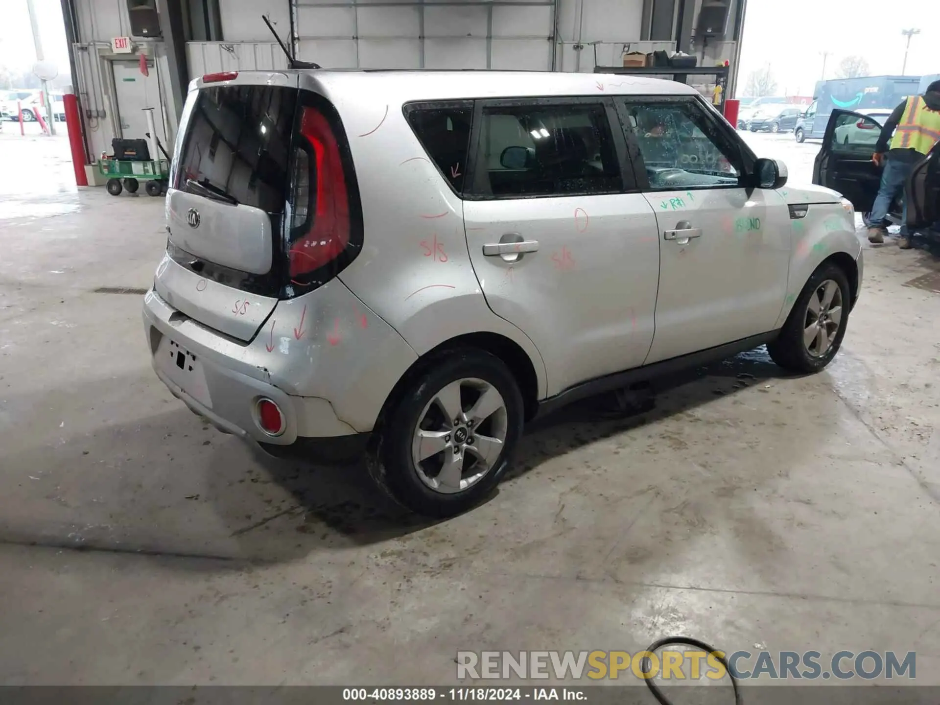 4 Photograph of a damaged car KNDJP3A56K7698796 KIA SOUL 2019