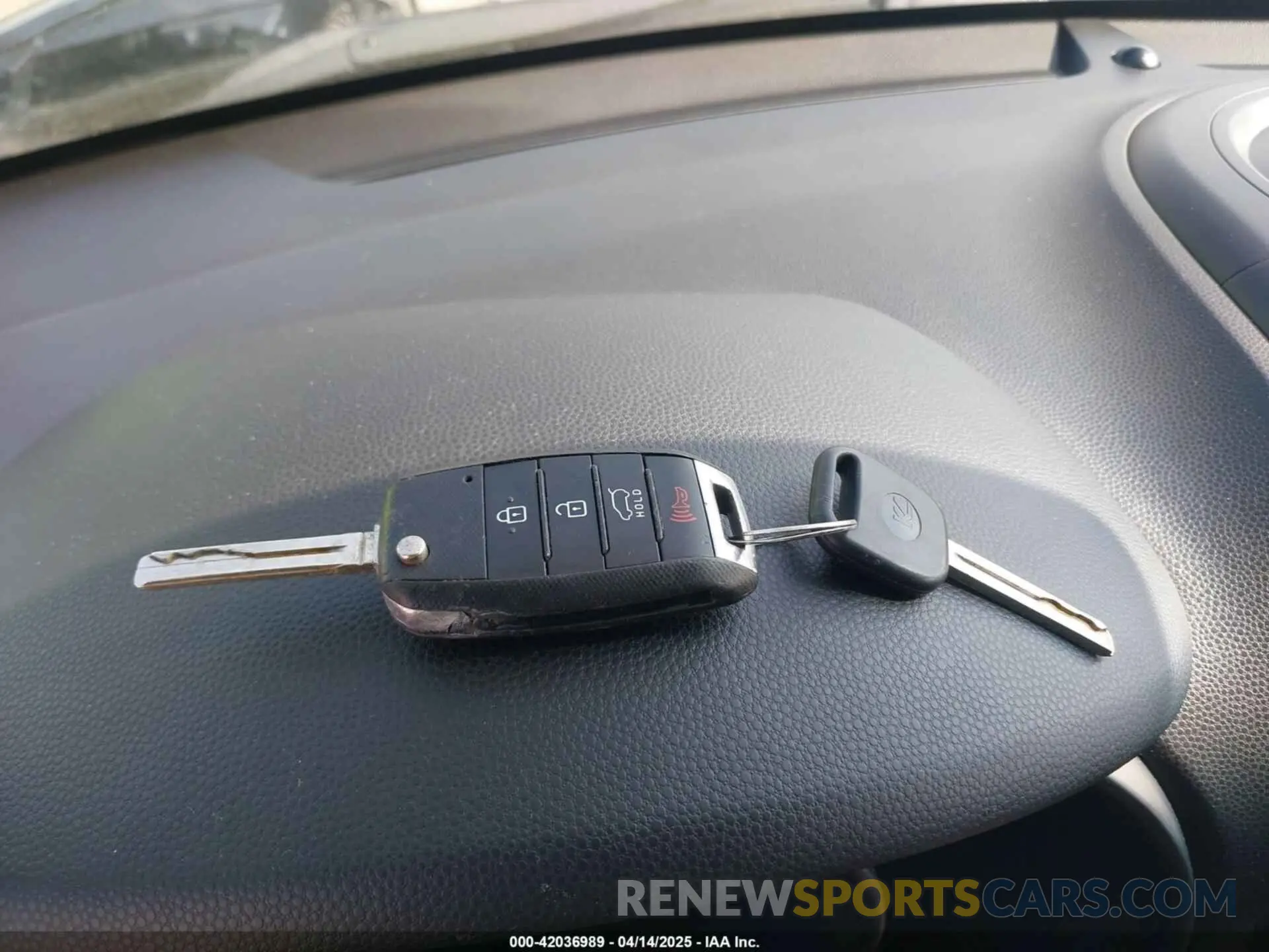 11 Photograph of a damaged car KNDJP3A56K7908782 KIA SOUL 2019