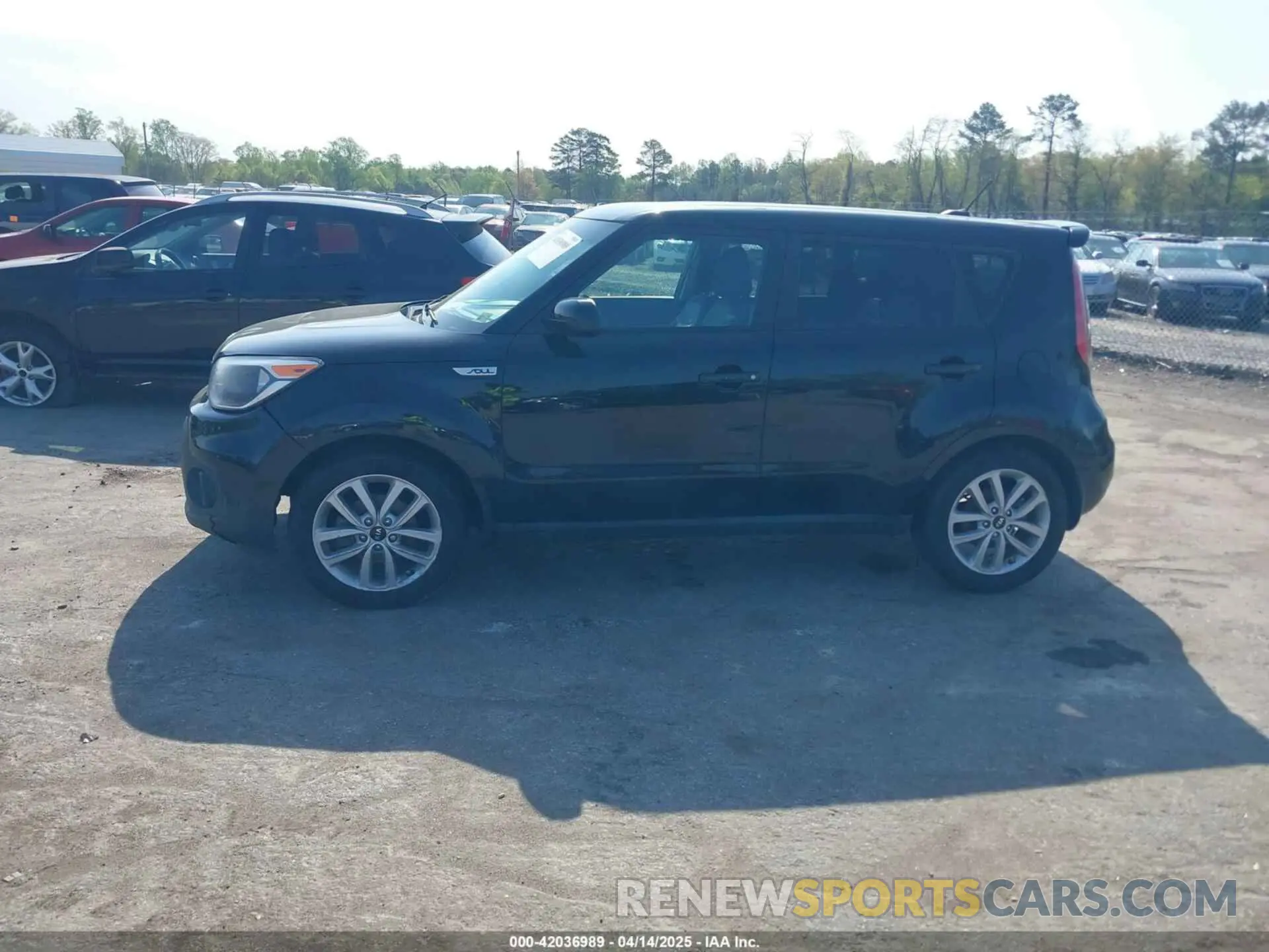 14 Photograph of a damaged car KNDJP3A56K7908782 KIA SOUL 2019