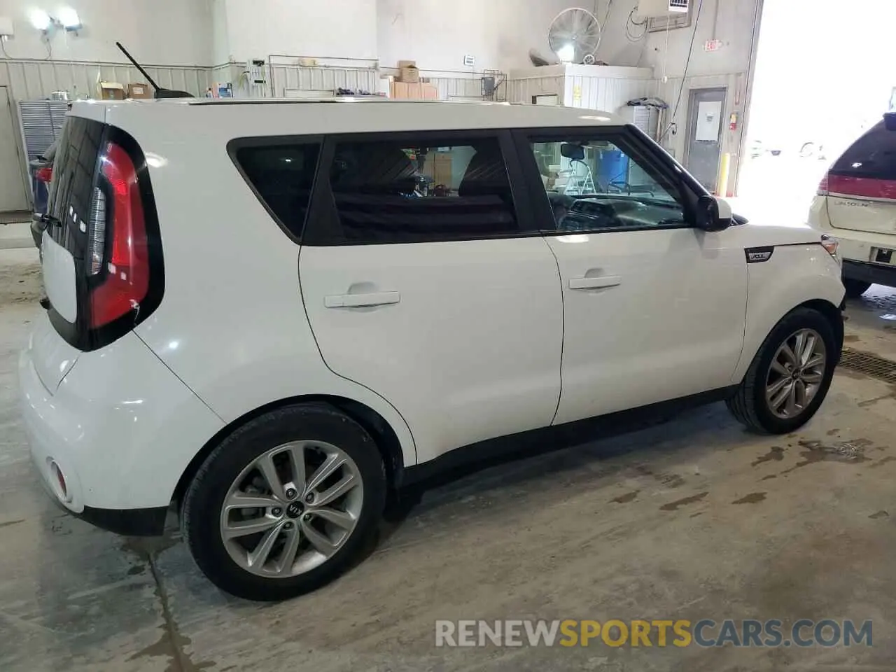 3 Photograph of a damaged car KNDJP3A56K7918289 KIA SOUL 2019