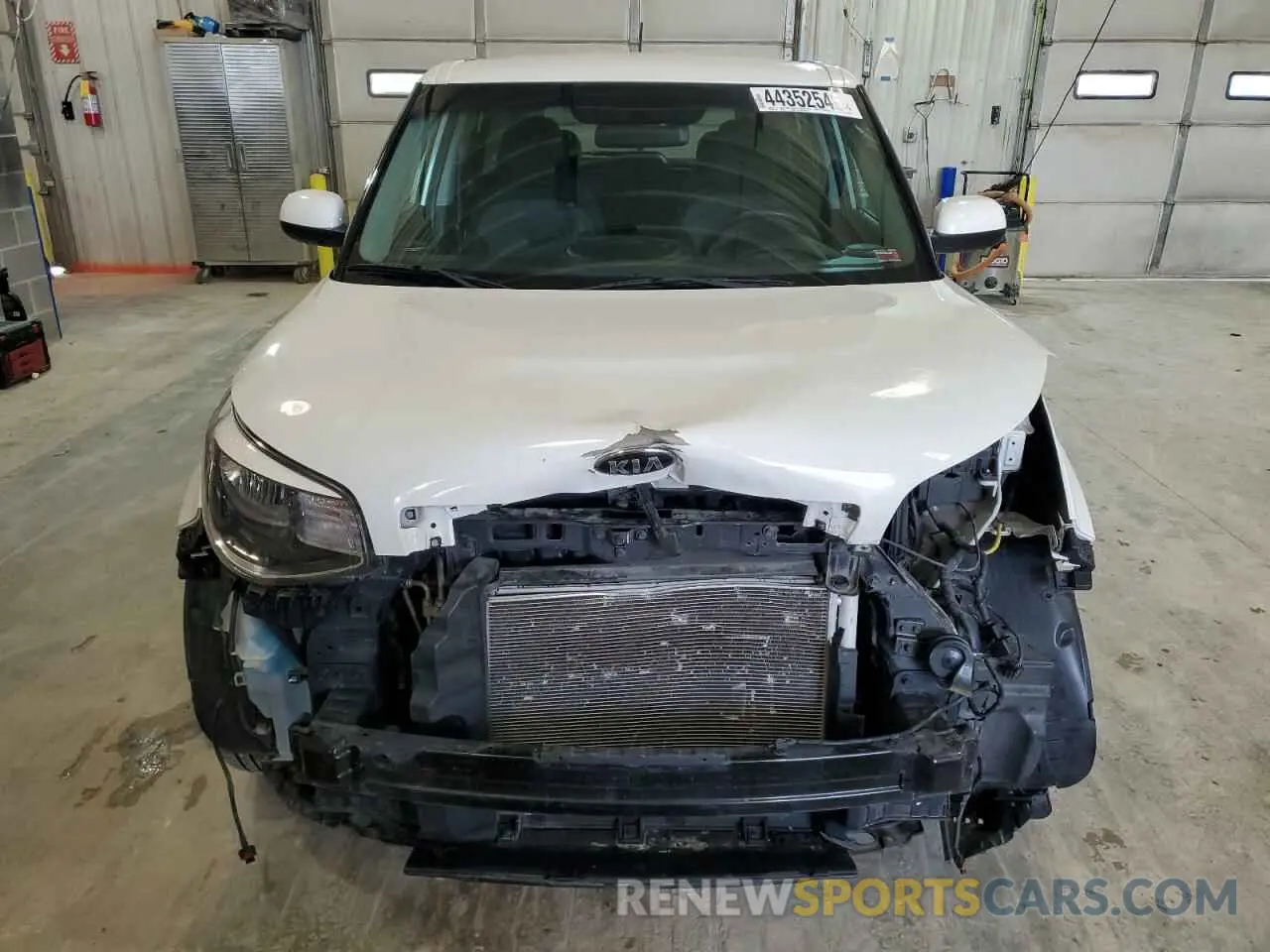 5 Photograph of a damaged car KNDJP3A56K7918289 KIA SOUL 2019
