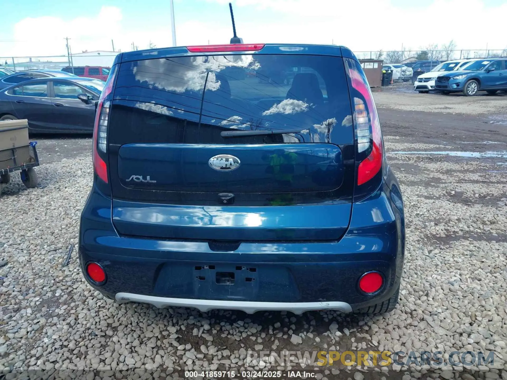 17 Photograph of a damaged car KNDJP3A57K7025855 KIA SOUL 2019