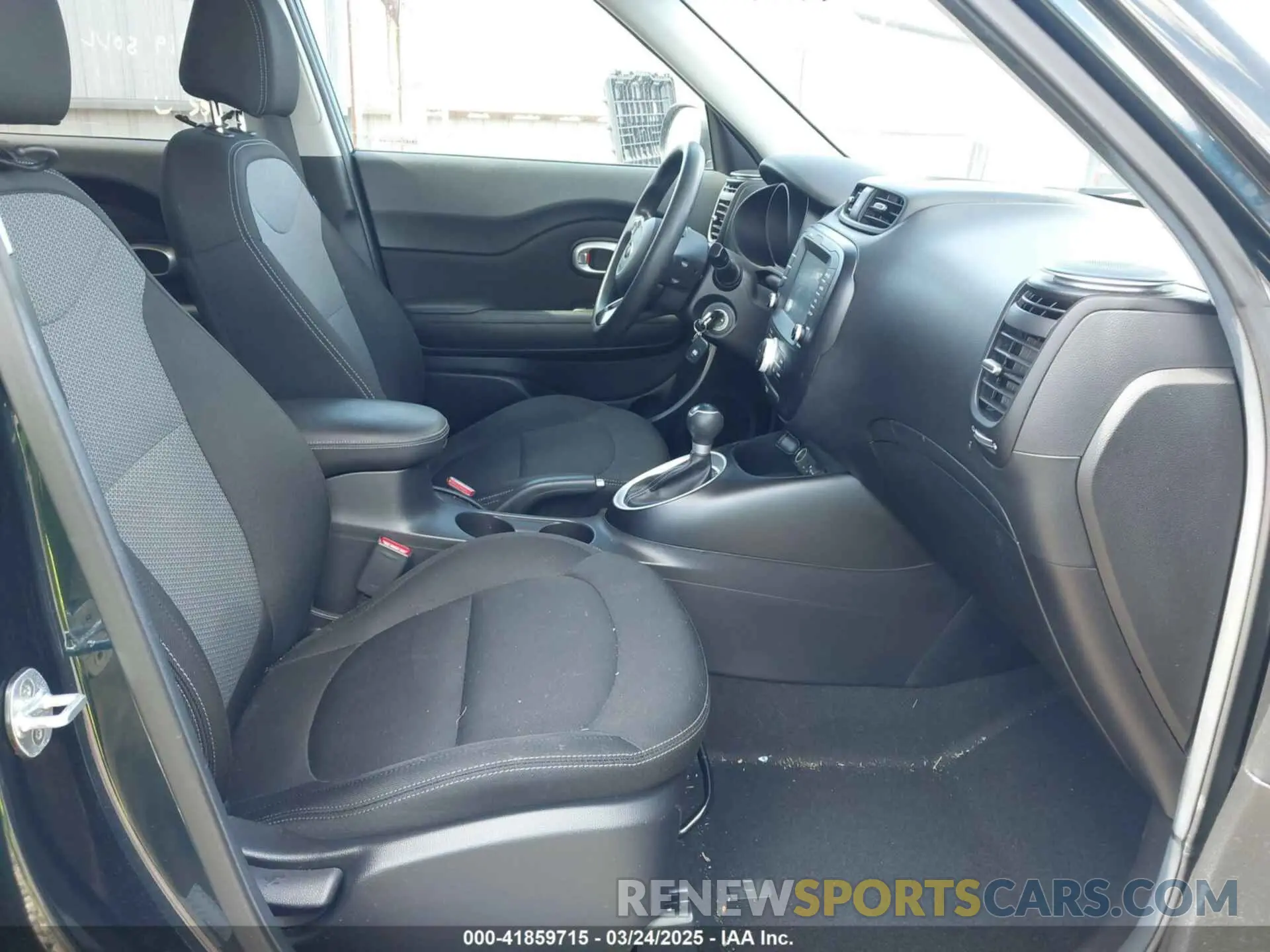 5 Photograph of a damaged car KNDJP3A57K7025855 KIA SOUL 2019
