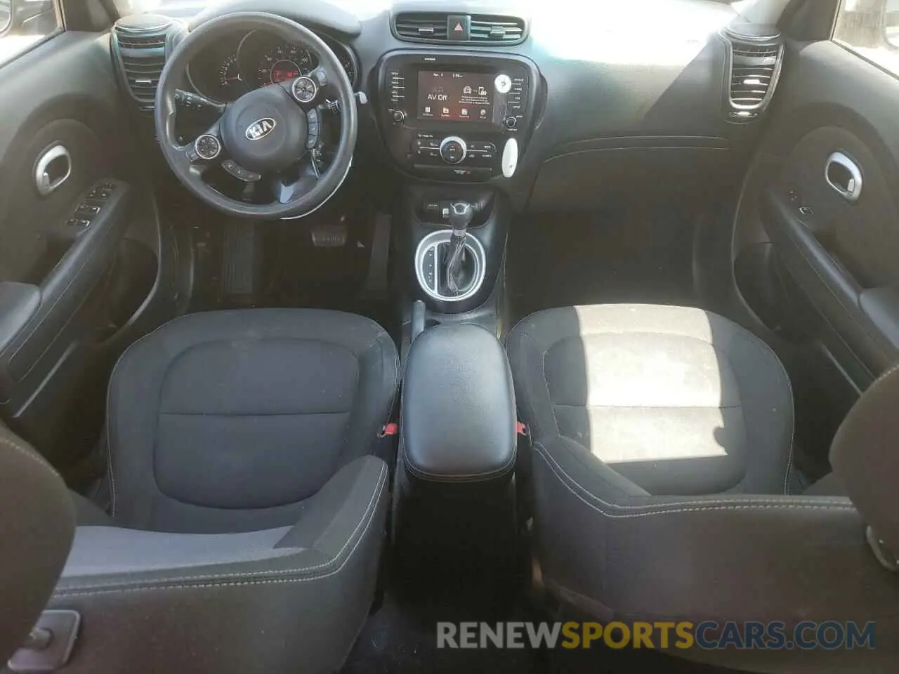 8 Photograph of a damaged car KNDJP3A57K7633021 KIA SOUL 2019