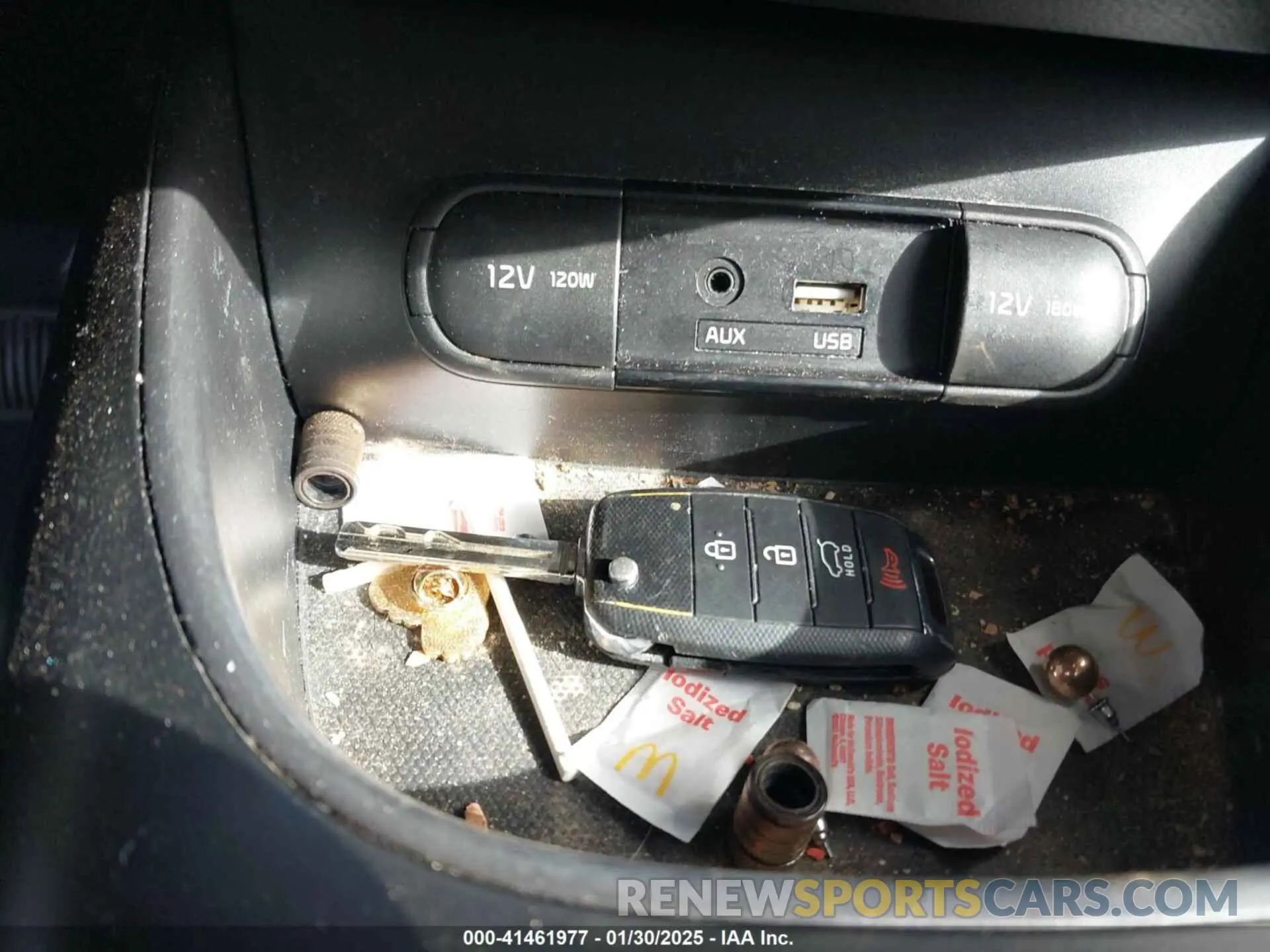 11 Photograph of a damaged car KNDJP3A57K7672479 KIA SOUL 2019