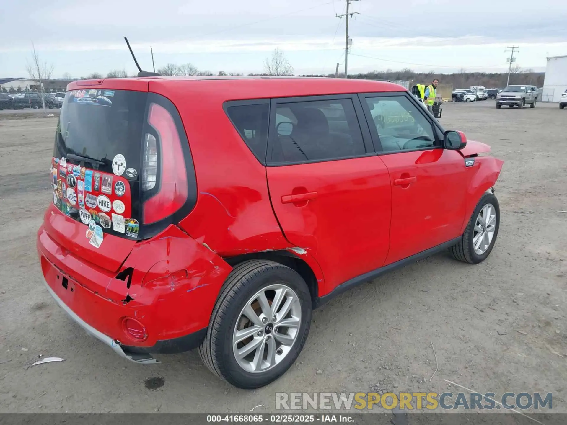 4 Photograph of a damaged car KNDJP3A58K7015495 KIA SOUL 2019