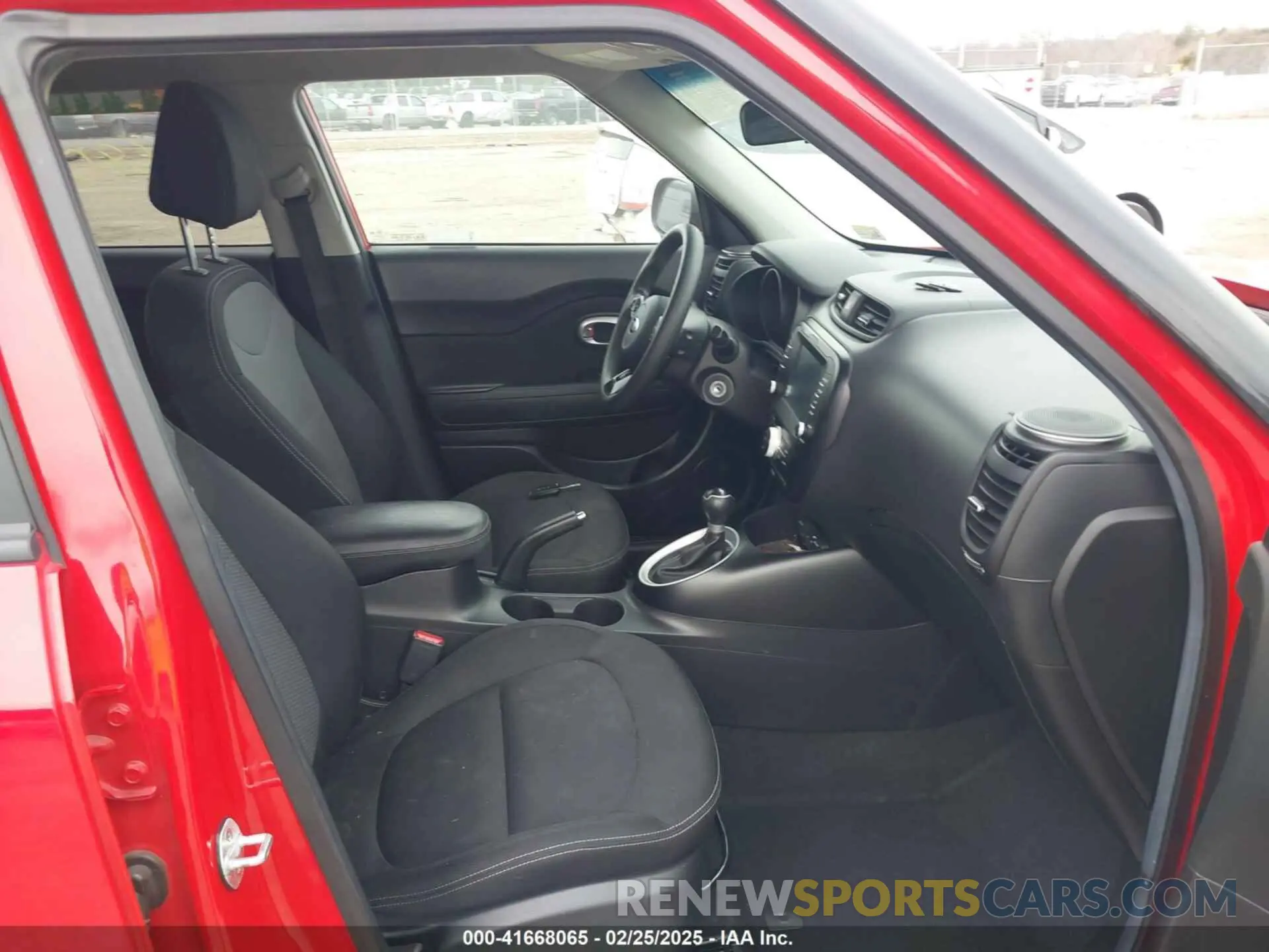5 Photograph of a damaged car KNDJP3A58K7015495 KIA SOUL 2019