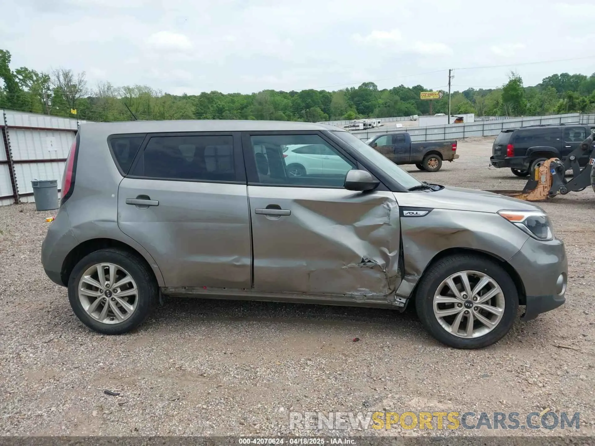12 Photograph of a damaged car KNDJP3A58K7021748 KIA SOUL 2019