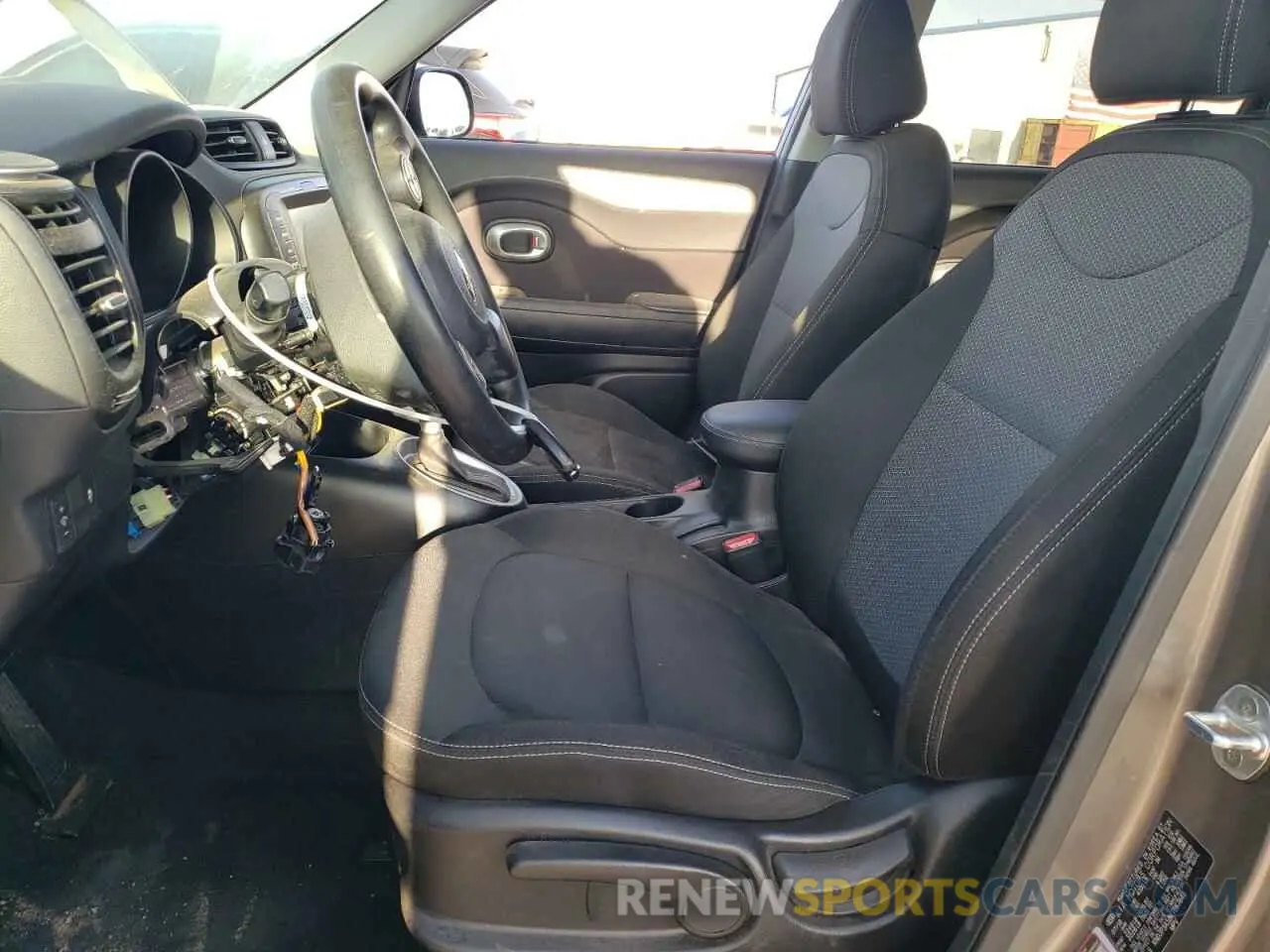 7 Photograph of a damaged car KNDJP3A58K7667646 KIA SOUL 2019