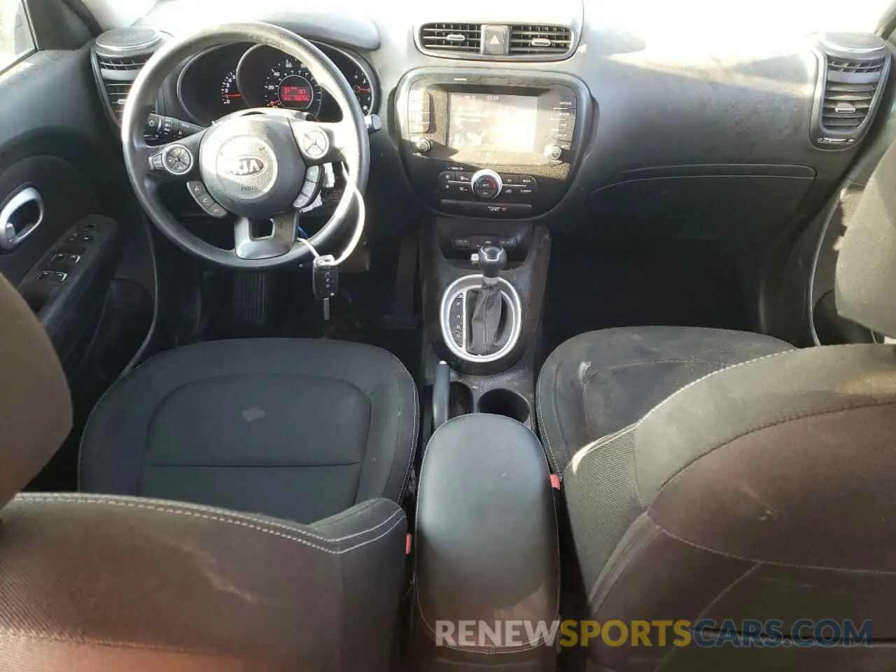 8 Photograph of a damaged car KNDJP3A58K7667646 KIA SOUL 2019