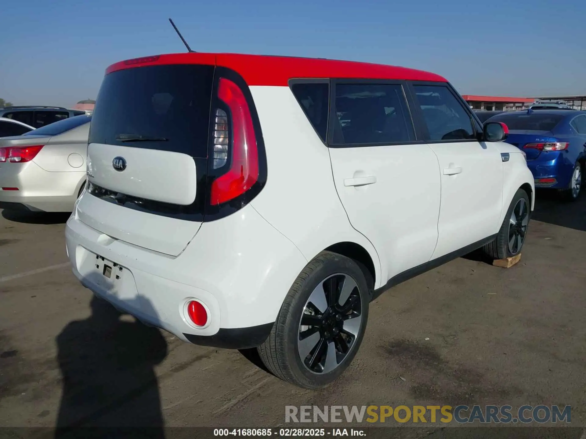 4 Photograph of a damaged car KNDJP3A58K7679716 KIA SOUL 2019