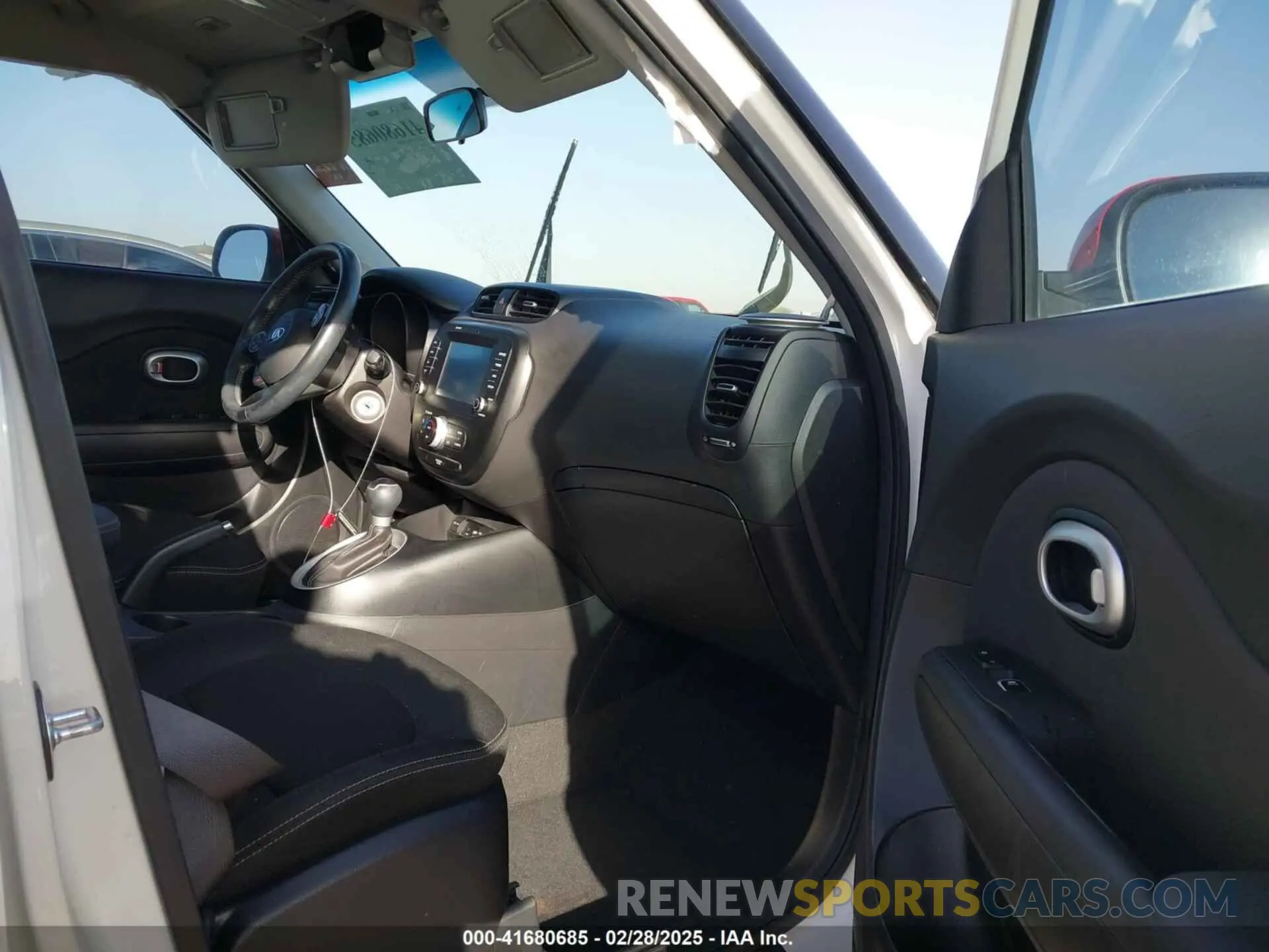 5 Photograph of a damaged car KNDJP3A58K7679716 KIA SOUL 2019