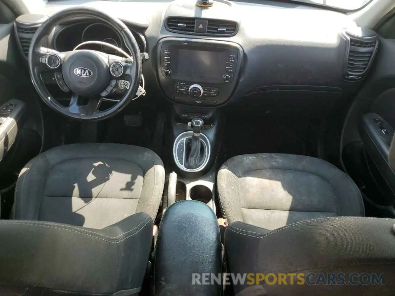 8 Photograph of a damaged car KNDJP3A59K7646613 KIA SOUL 2019