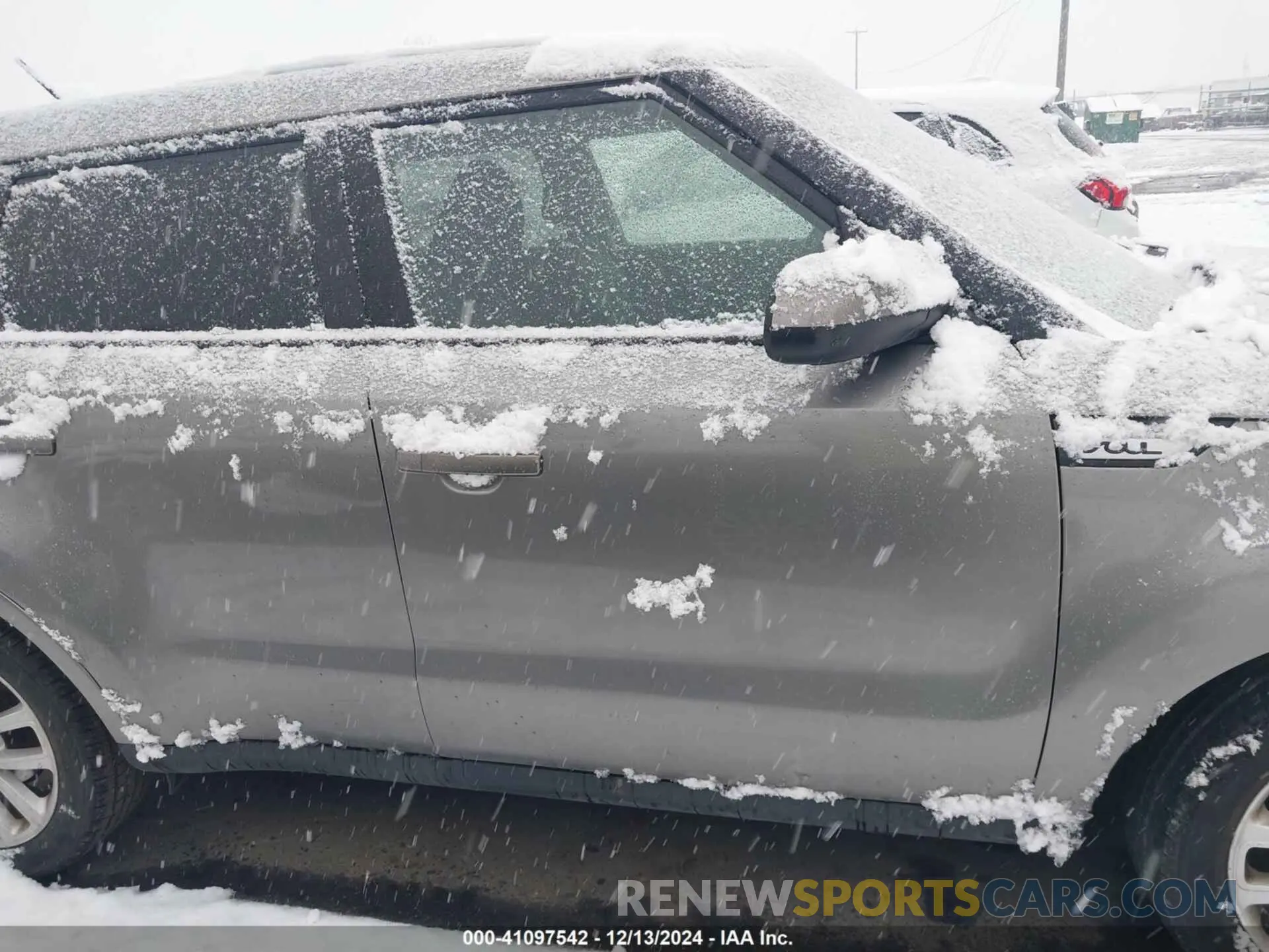 13 Photograph of a damaged car KNDJP3A59K7650516 KIA SOUL 2019