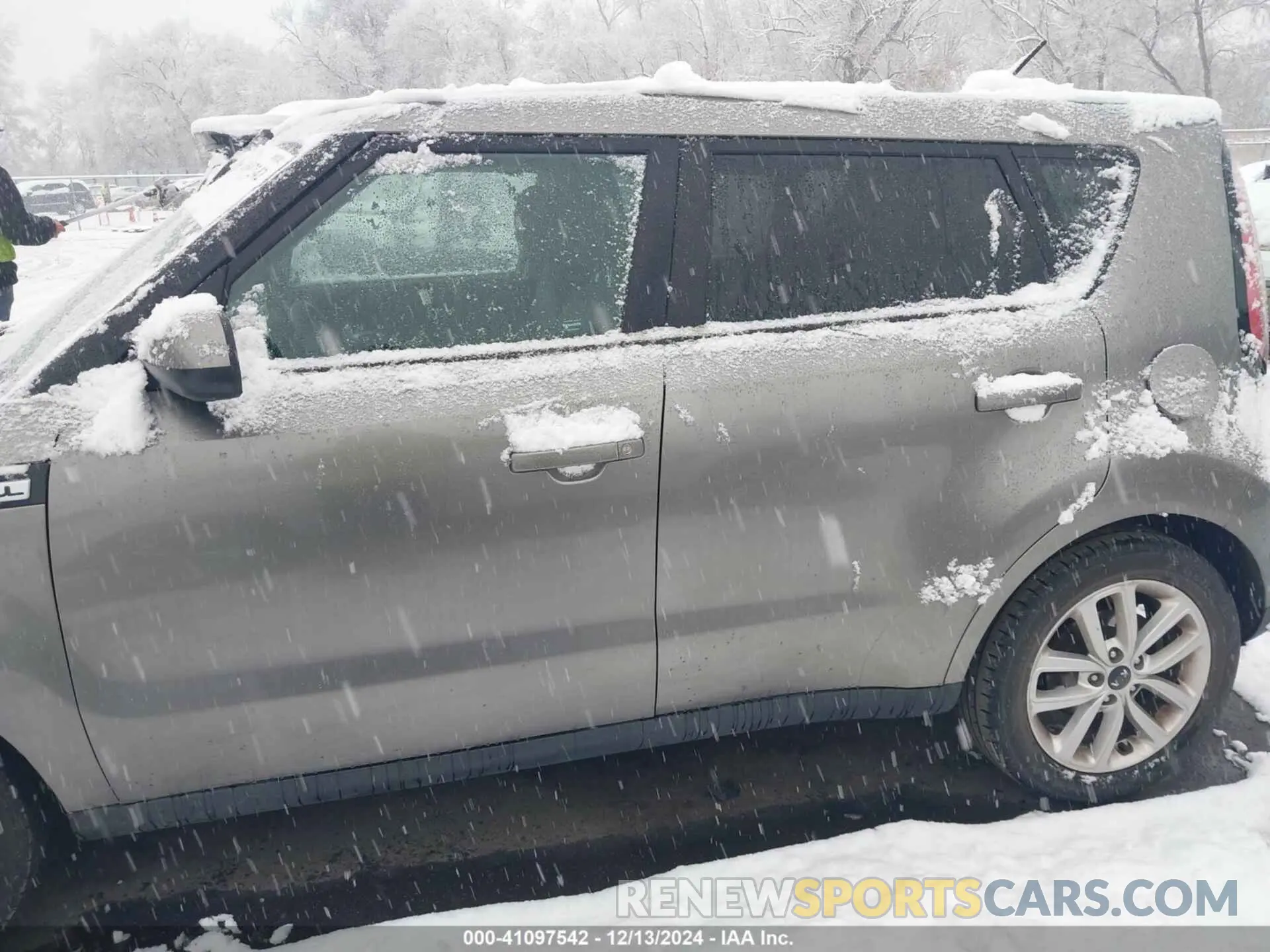14 Photograph of a damaged car KNDJP3A59K7650516 KIA SOUL 2019
