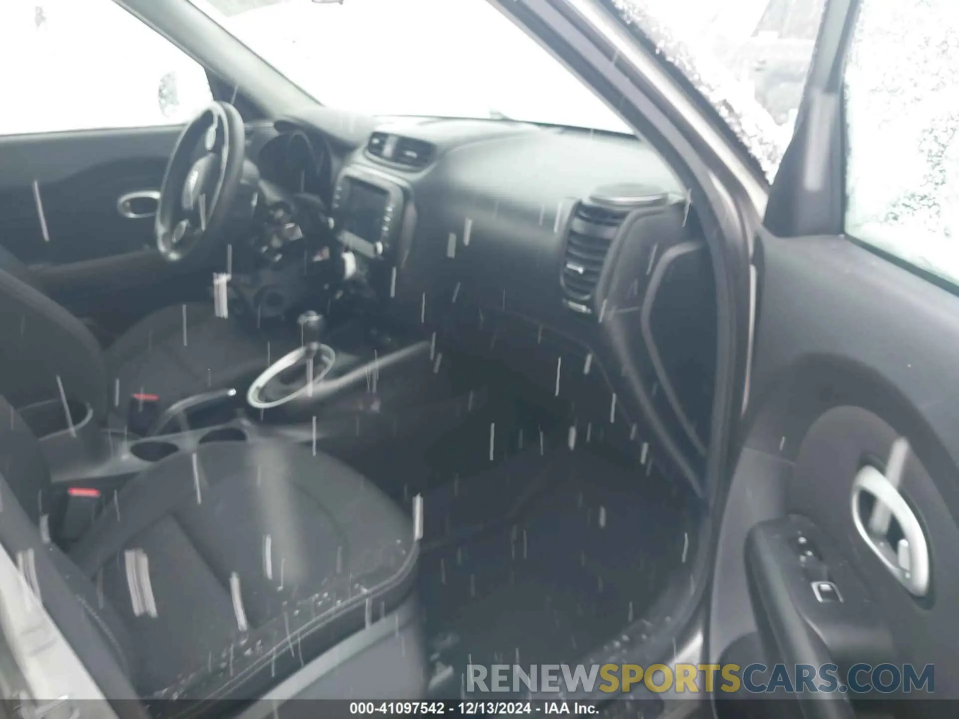 5 Photograph of a damaged car KNDJP3A59K7650516 KIA SOUL 2019