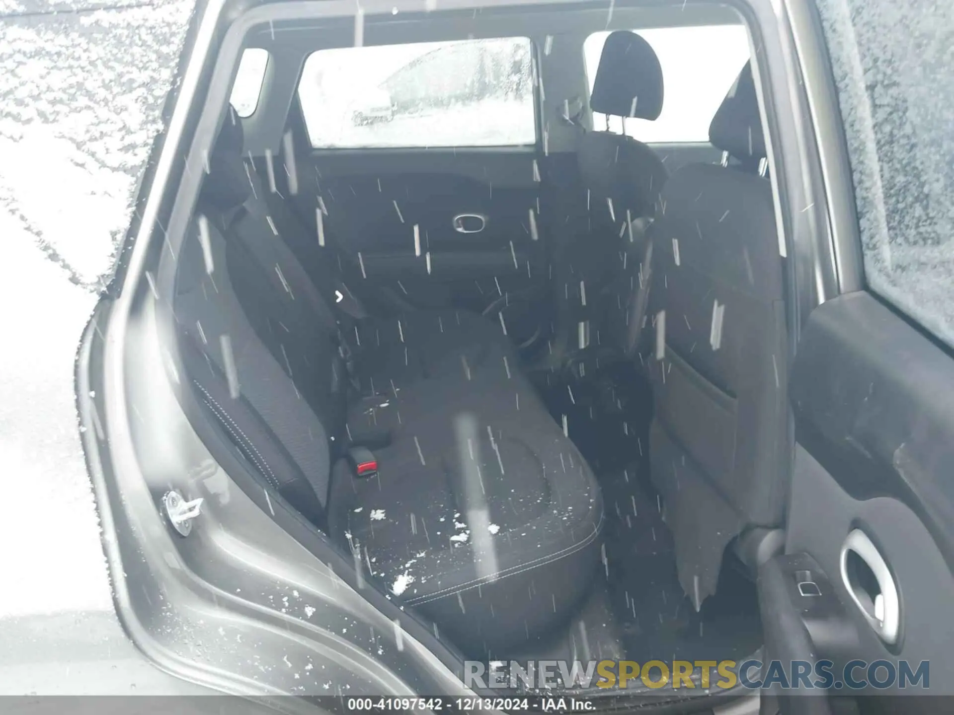 8 Photograph of a damaged car KNDJP3A59K7650516 KIA SOUL 2019