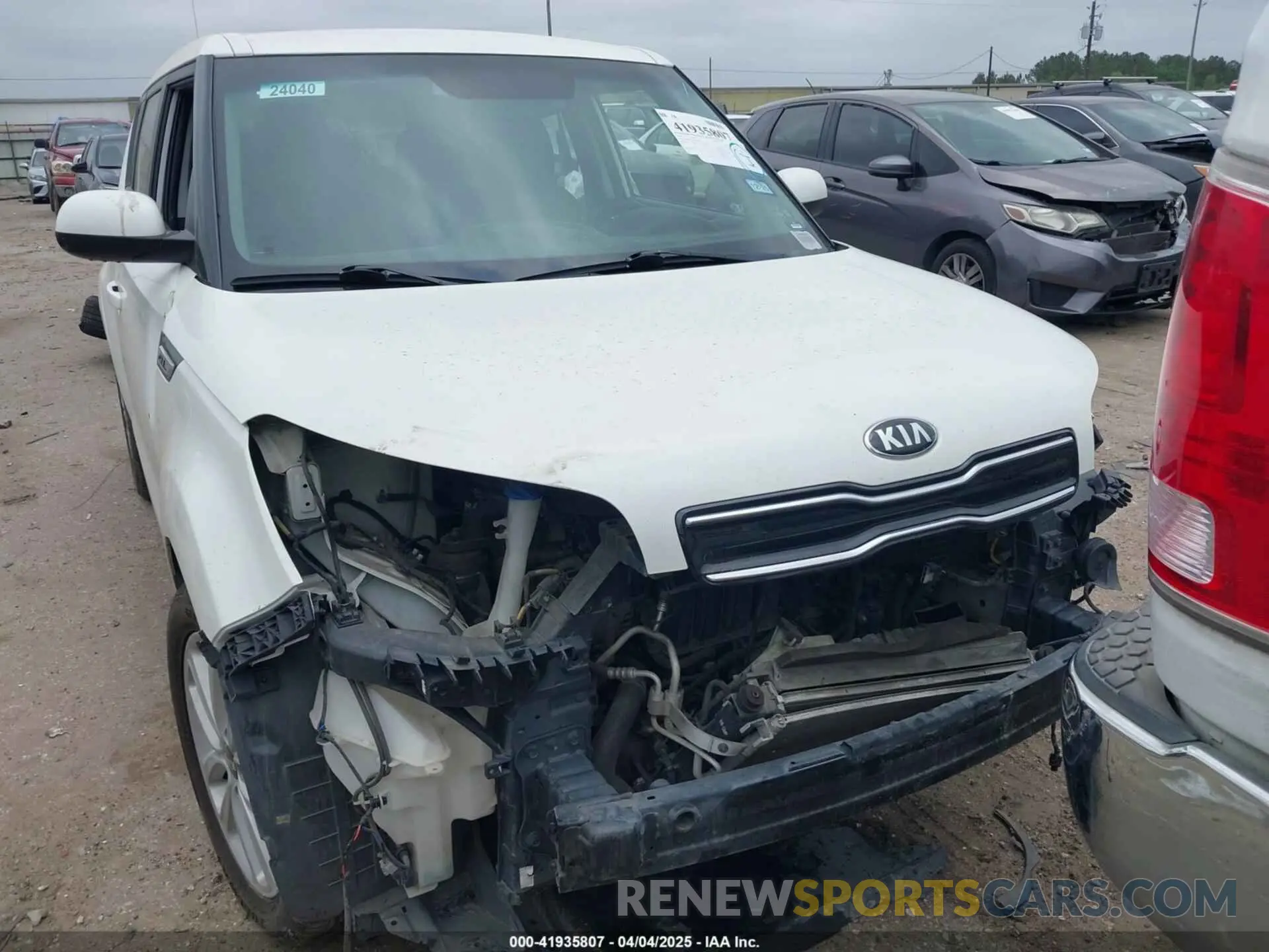 1 Photograph of a damaged car KNDJP3A59K7662245 KIA SOUL 2019