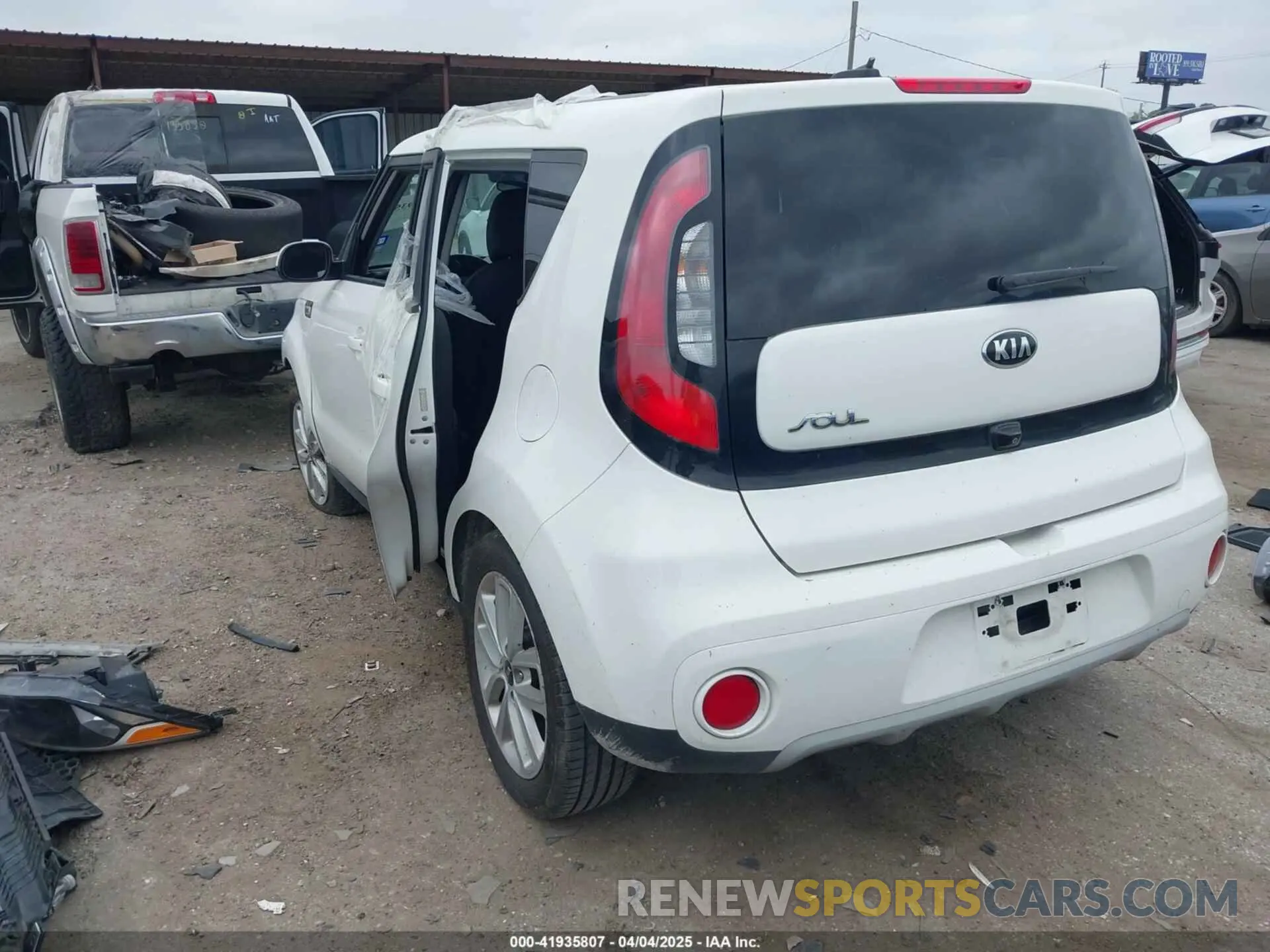 3 Photograph of a damaged car KNDJP3A59K7662245 KIA SOUL 2019